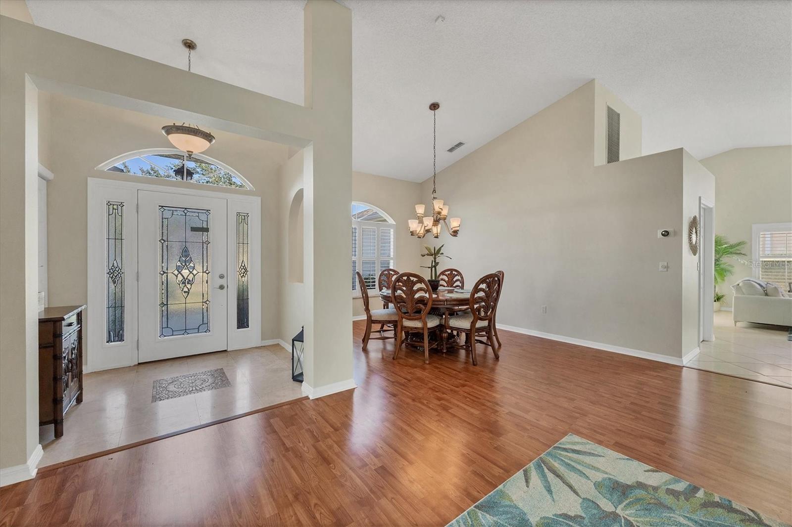 Image 5 of 31 For 4525 Windsor Court E