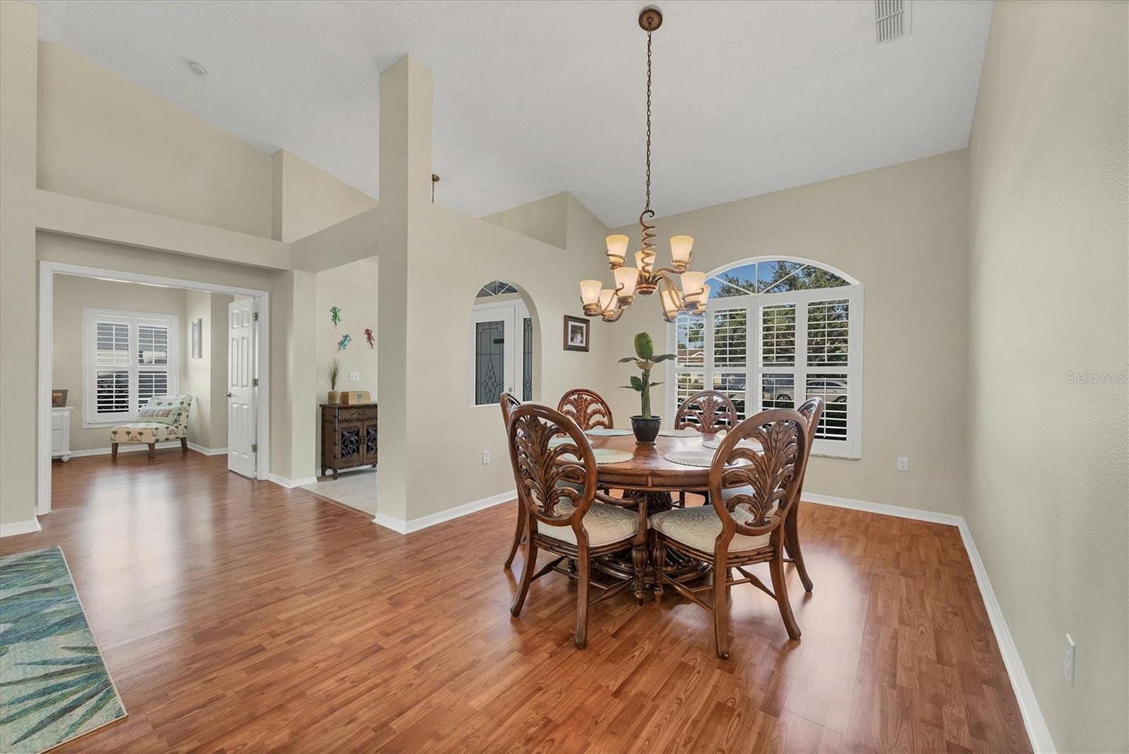 Image 6 of 31 For 4525 Windsor Court E