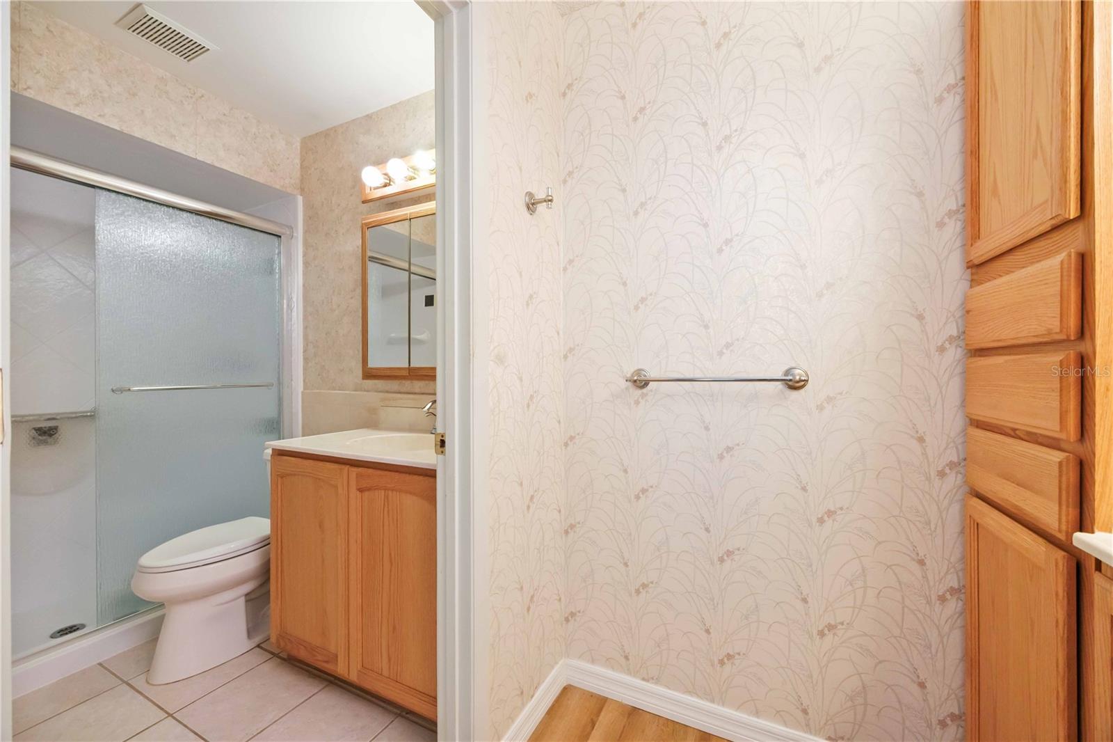 Image 28 of 58 For 4101 37th Street Court W