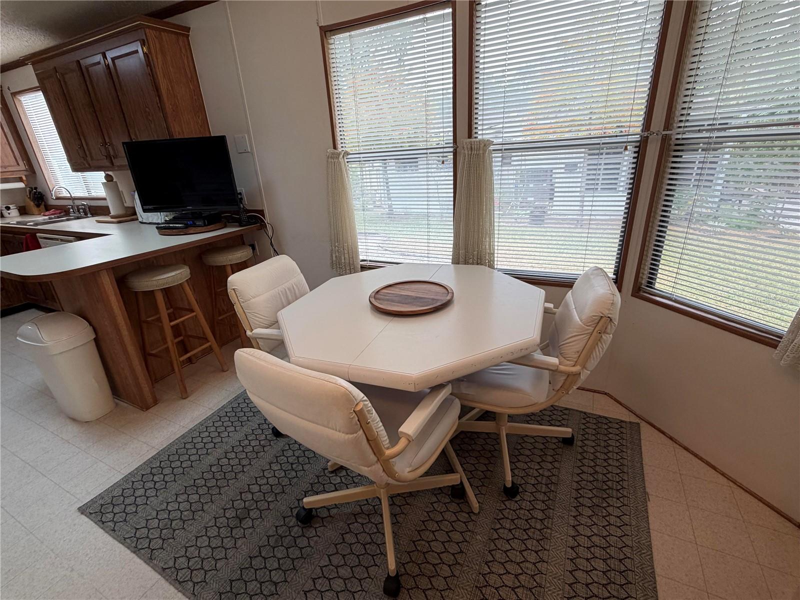 Image 7 of 26 For 17 Meadowlark Circle