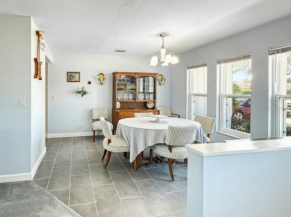 Image 10 of 42 For 2042 Country Meadows Place