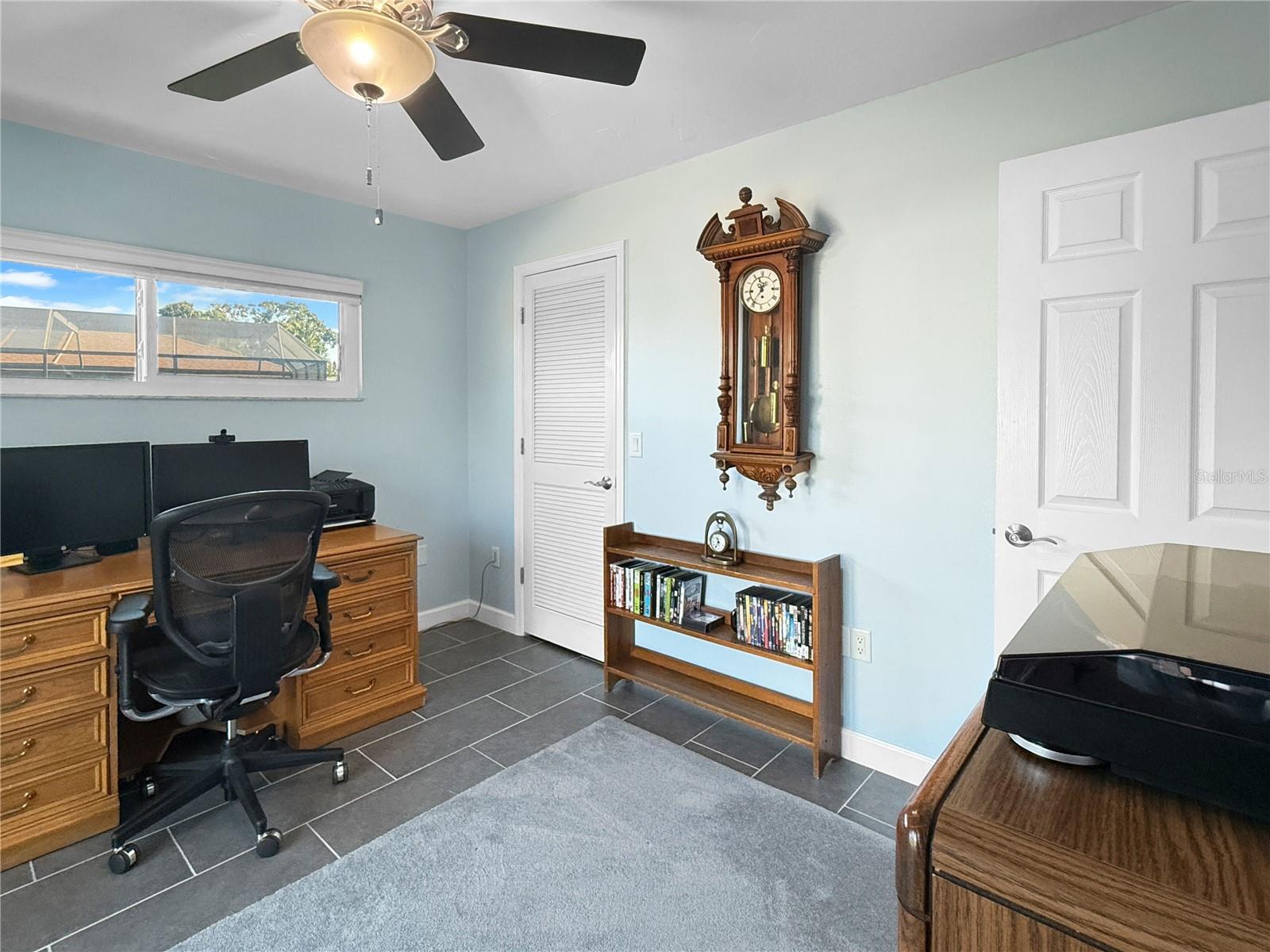 Image 24 of 42 For 2042 Country Meadows Place