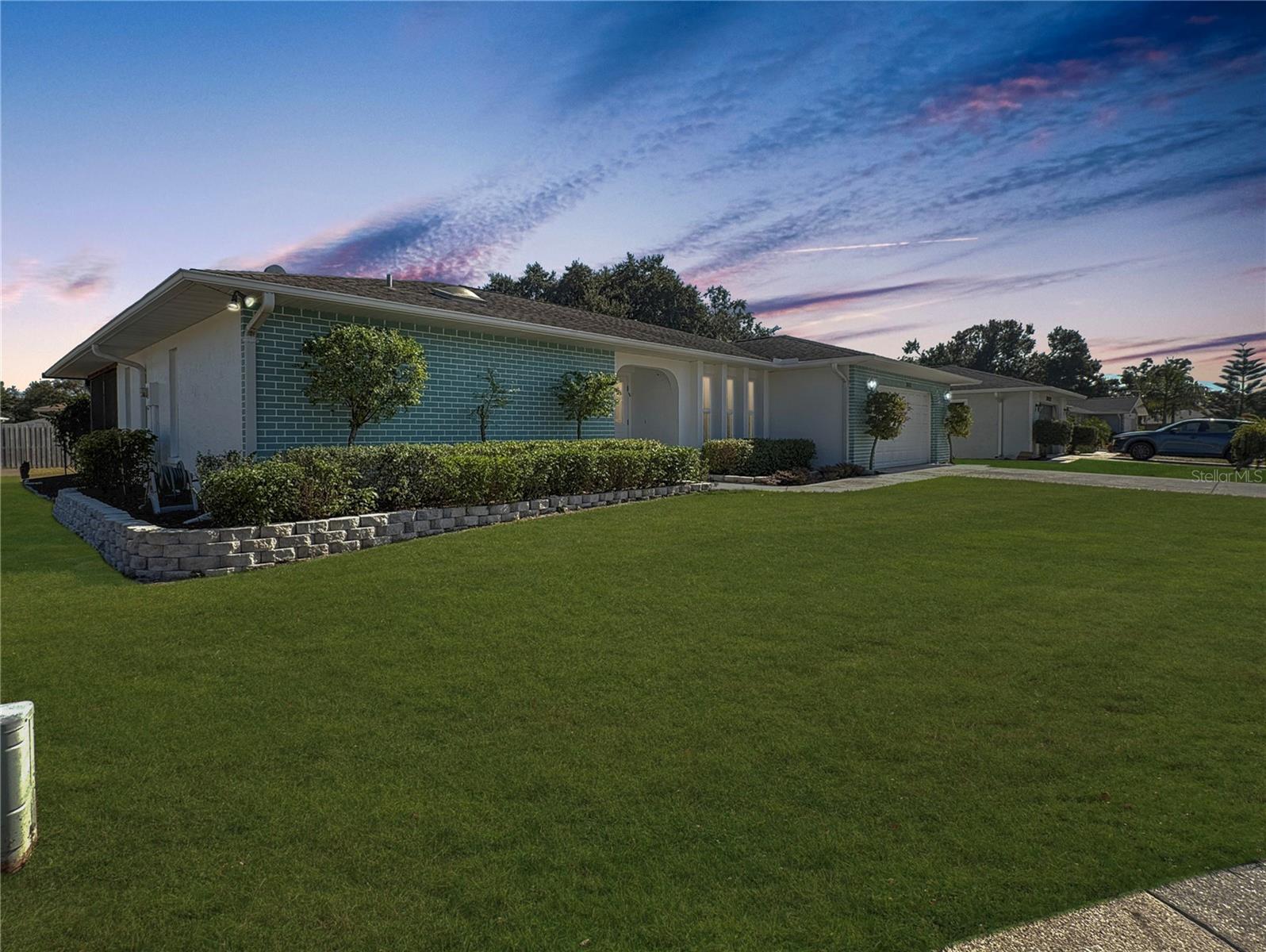 Image 3 of 42 For 2042 Country Meadows Place