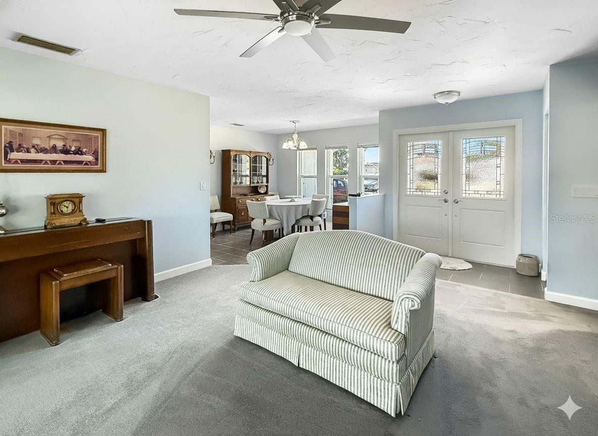 Image 9 of 42 For 2042 Country Meadows Place