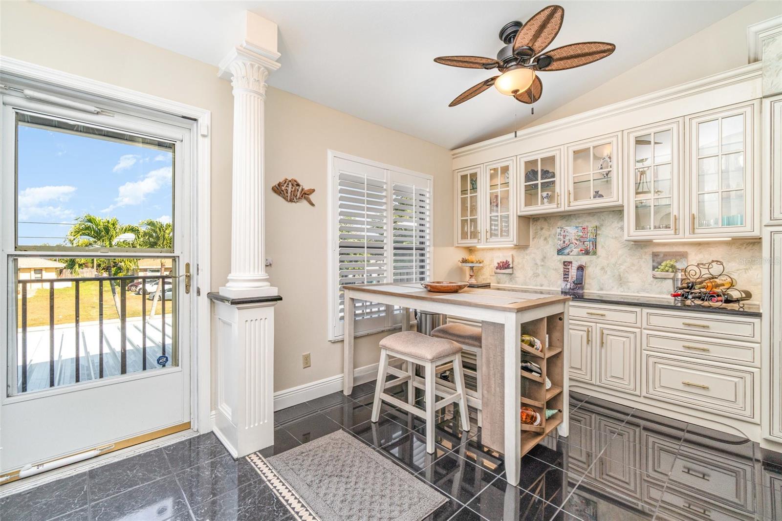 Image 12 of 34 For 912 48th Terrace 208