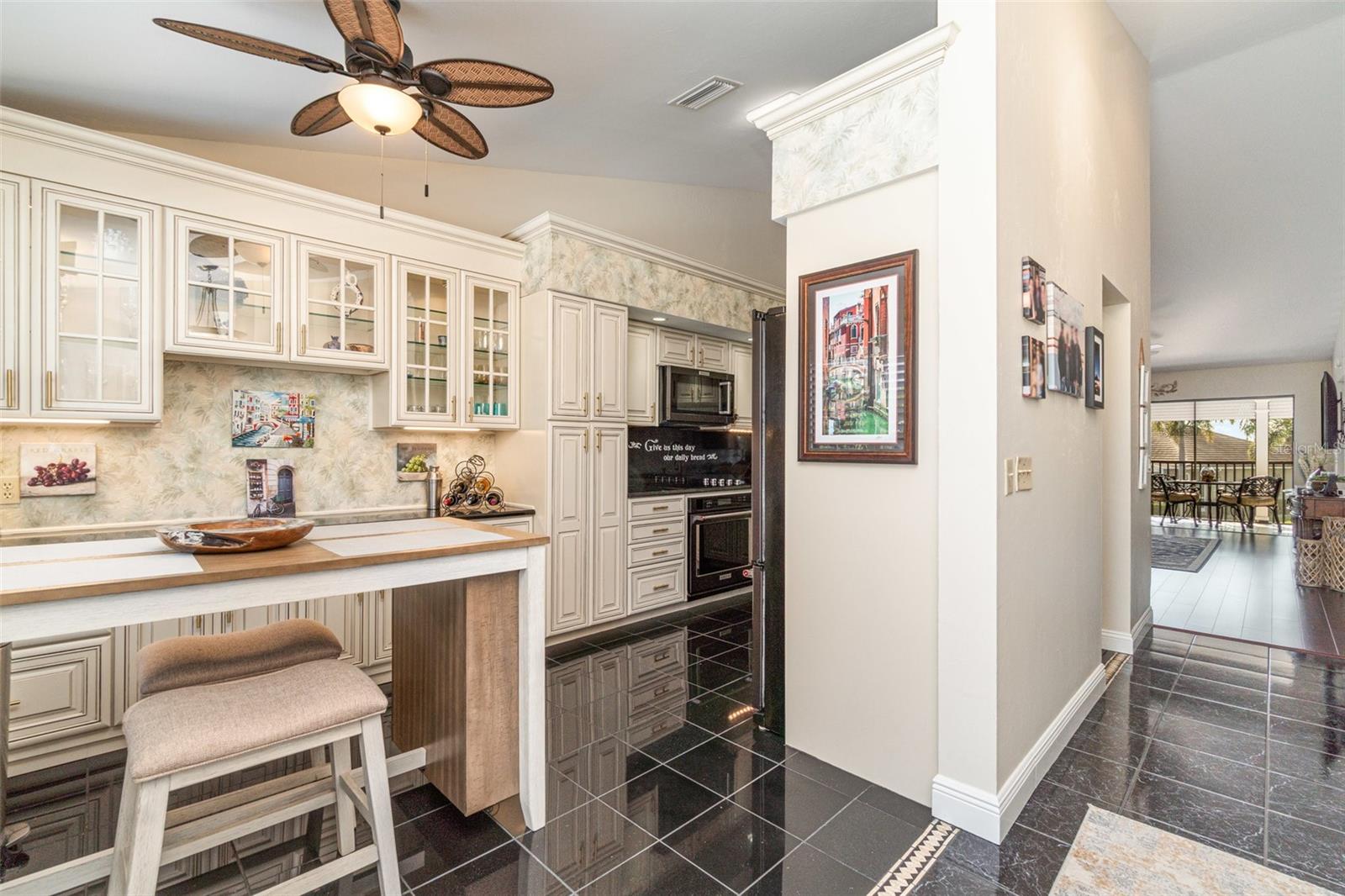 Image 13 of 34 For 912 48th Terrace 208