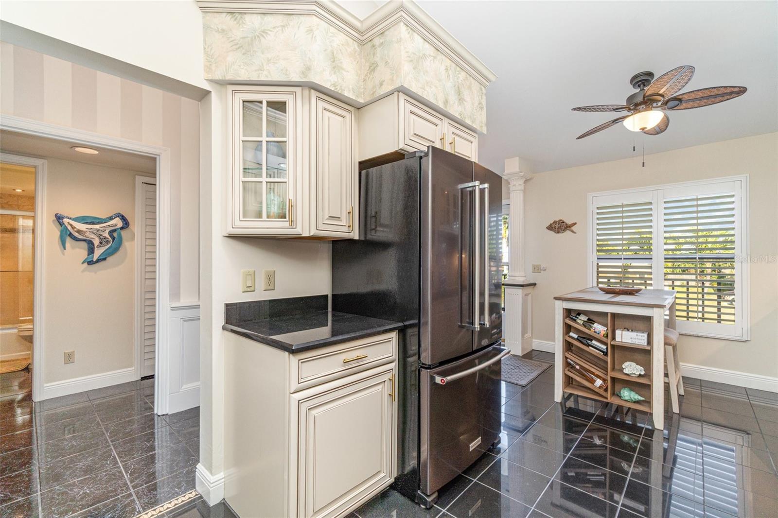 Image 9 of 34 For 912 48th Terrace 208