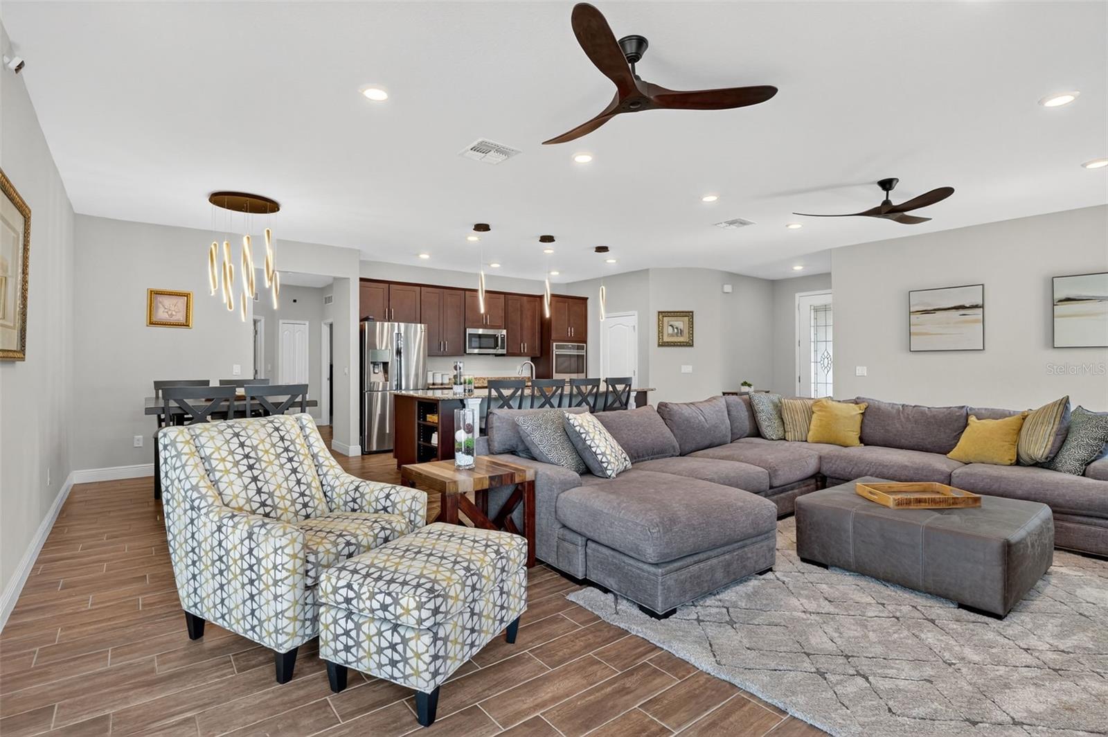 Listing photo id 8 for 1522 38th Avenue