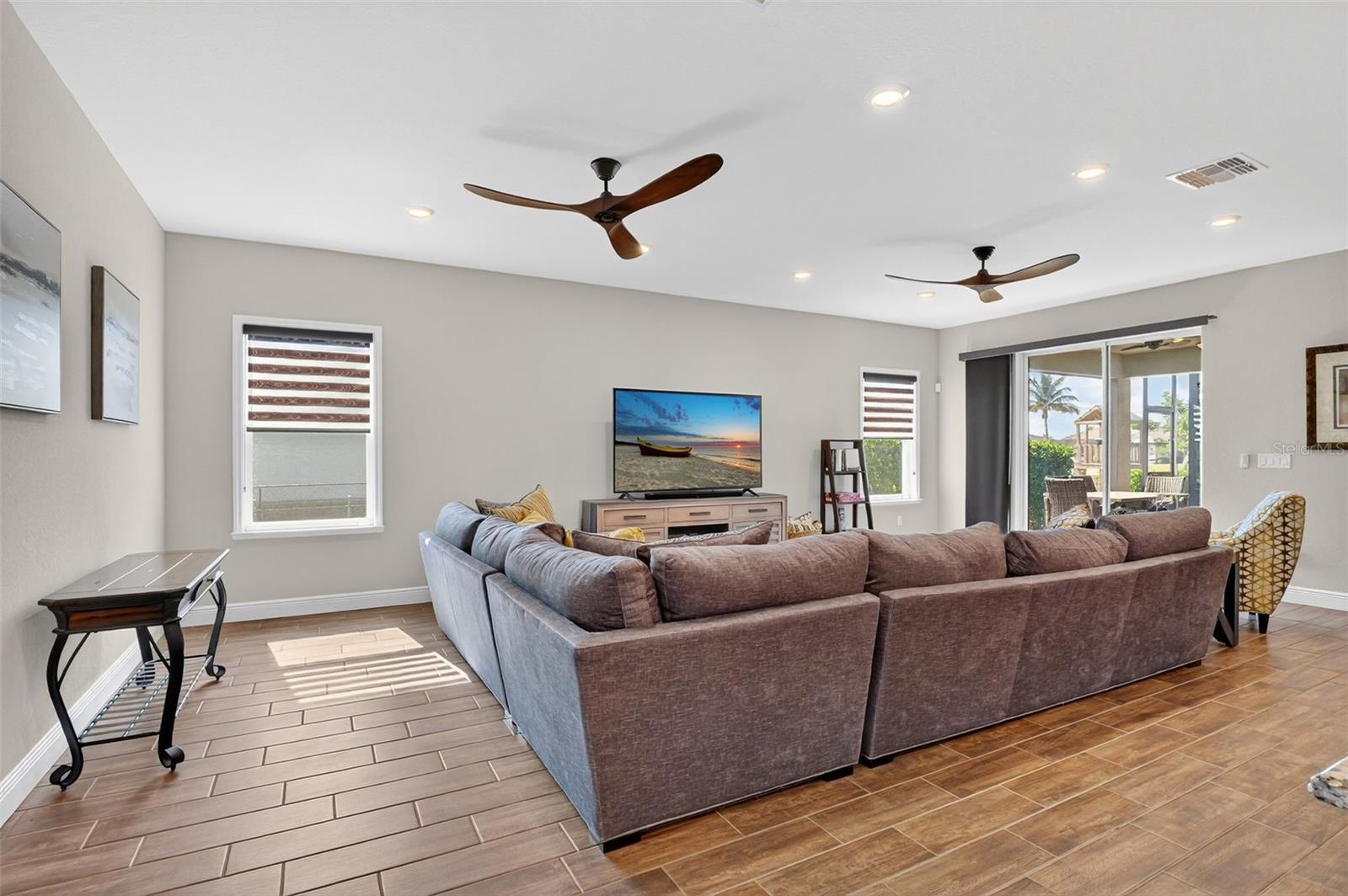 Listing photo id 10 for 1522 38th Avenue