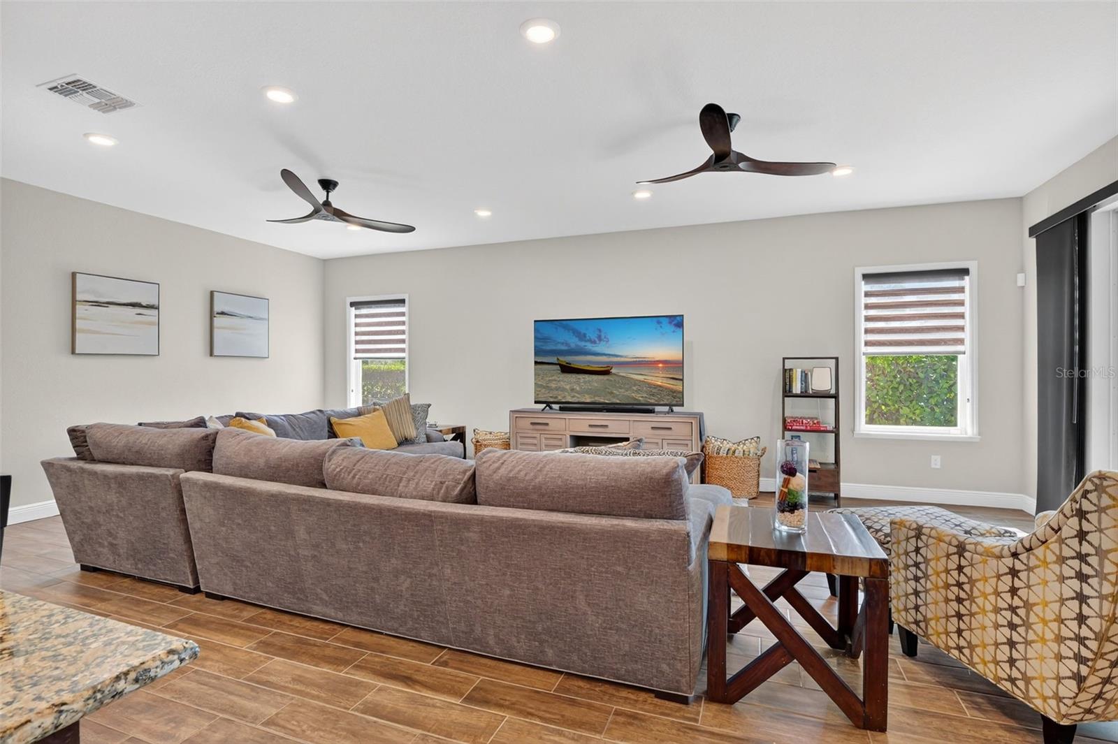 Listing photo id 15 for 1522 38th Avenue