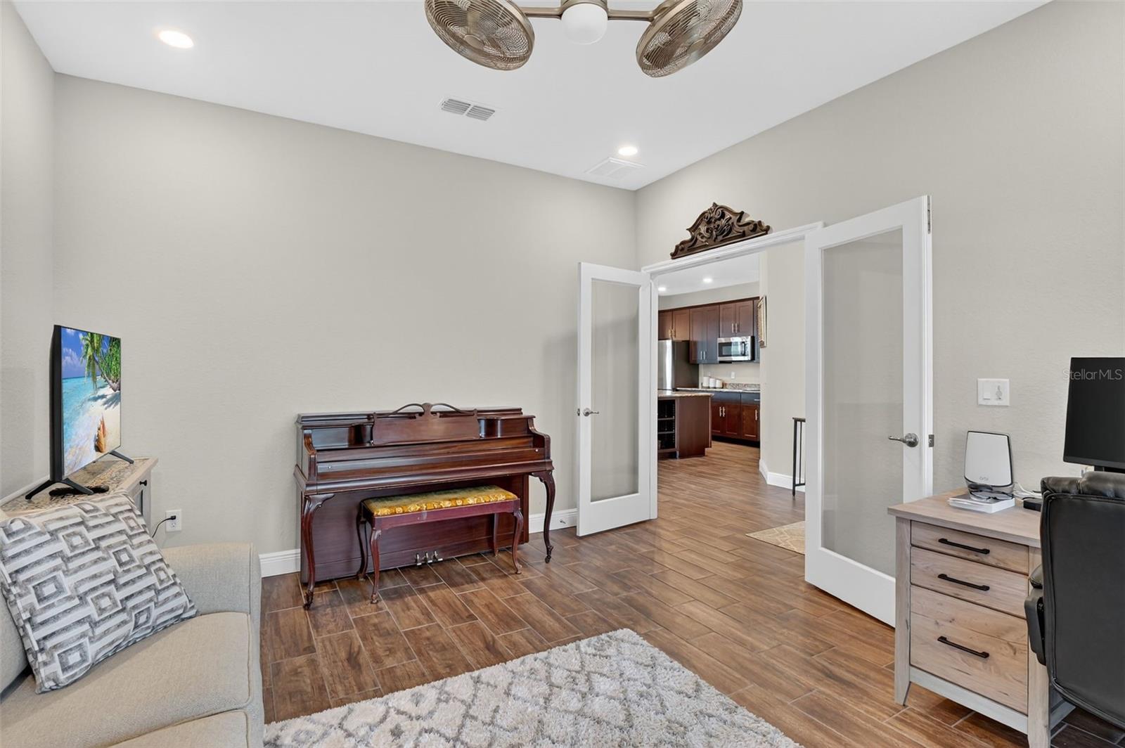 Listing photo id 18 for 1522 38th Avenue