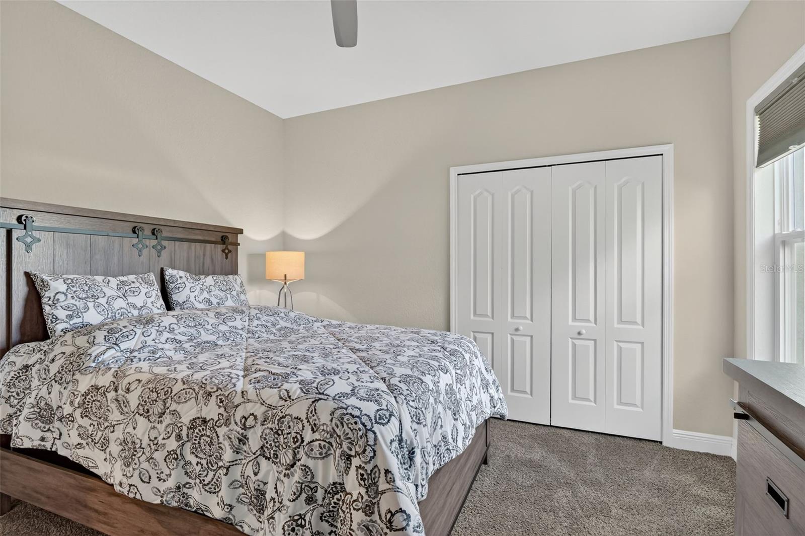 Listing photo id 25 for 1522 38th Avenue