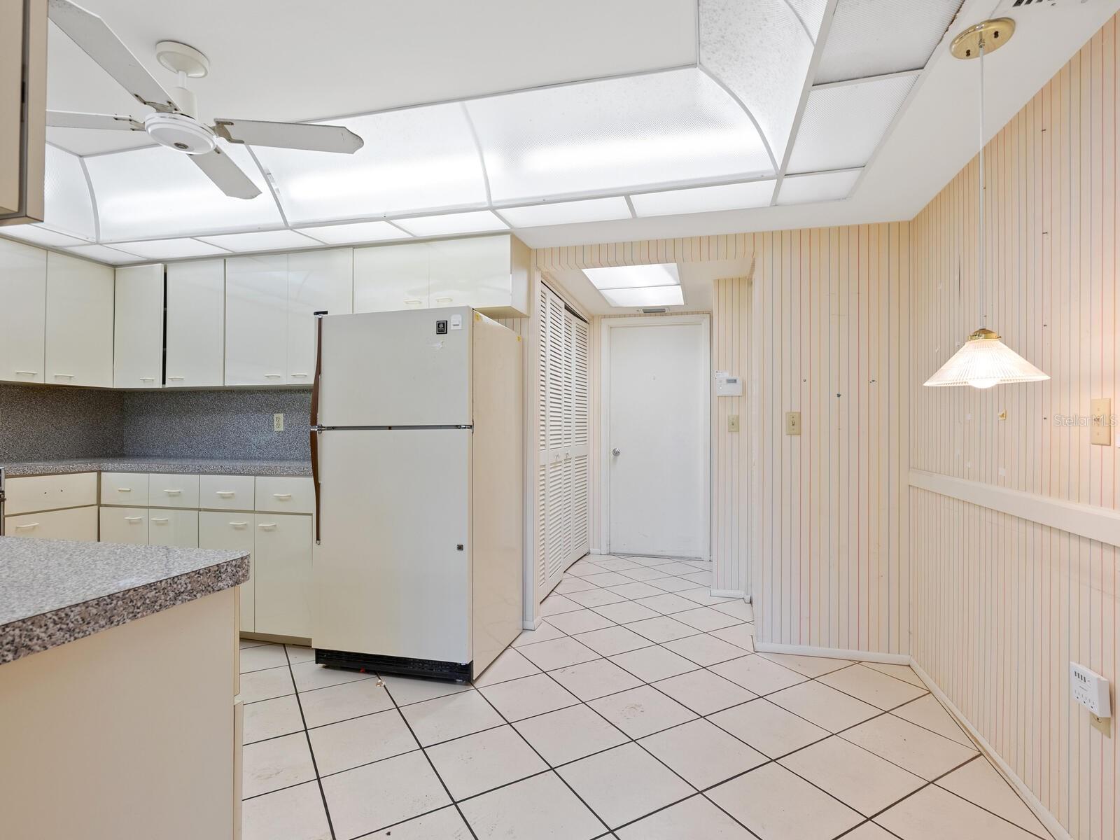 Image 13 of 53 For 5450 Golf Pointe Drive