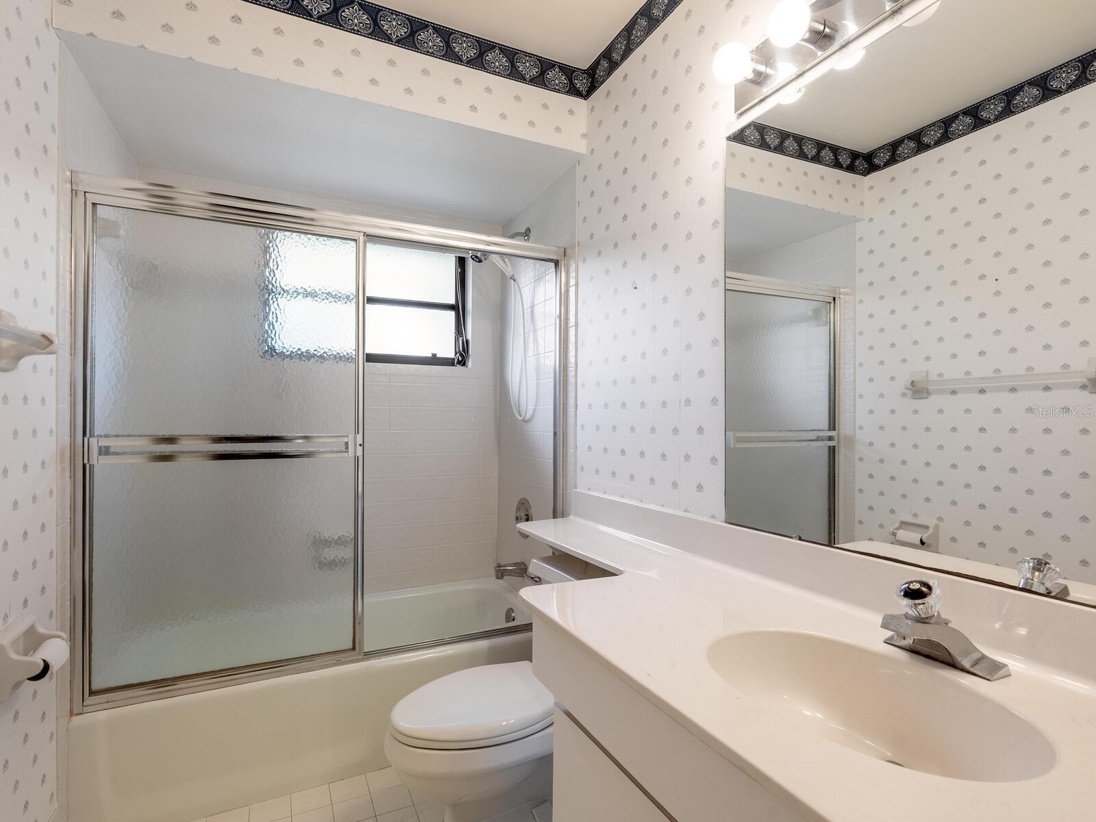 Image 27 of 53 For 5450 Golf Pointe Drive