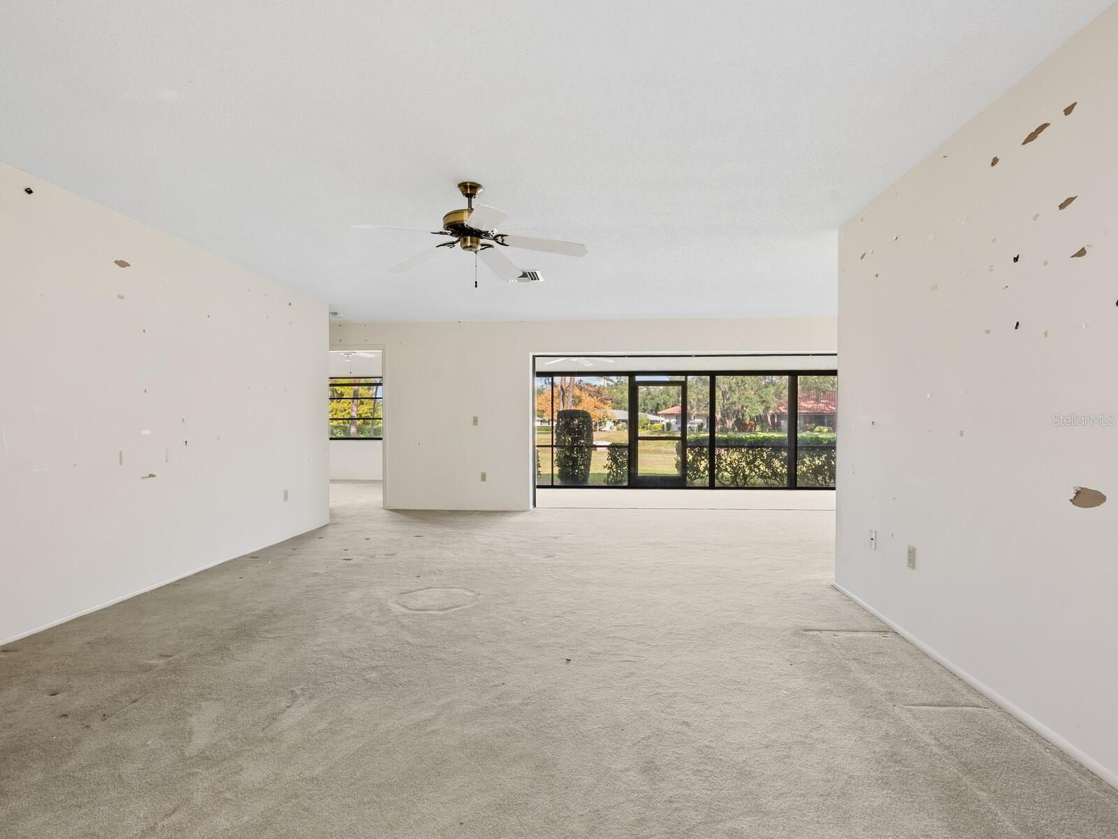 Image 7 of 53 For 5450 Golf Pointe Drive