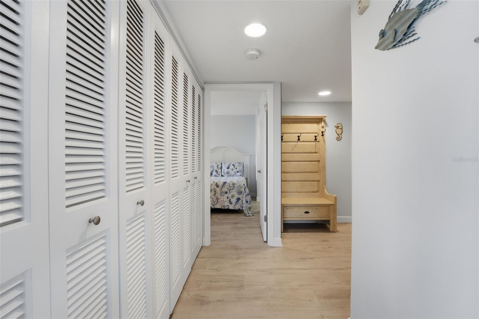 Image 21 of 62 For 6415 Midnight Pass Road 310