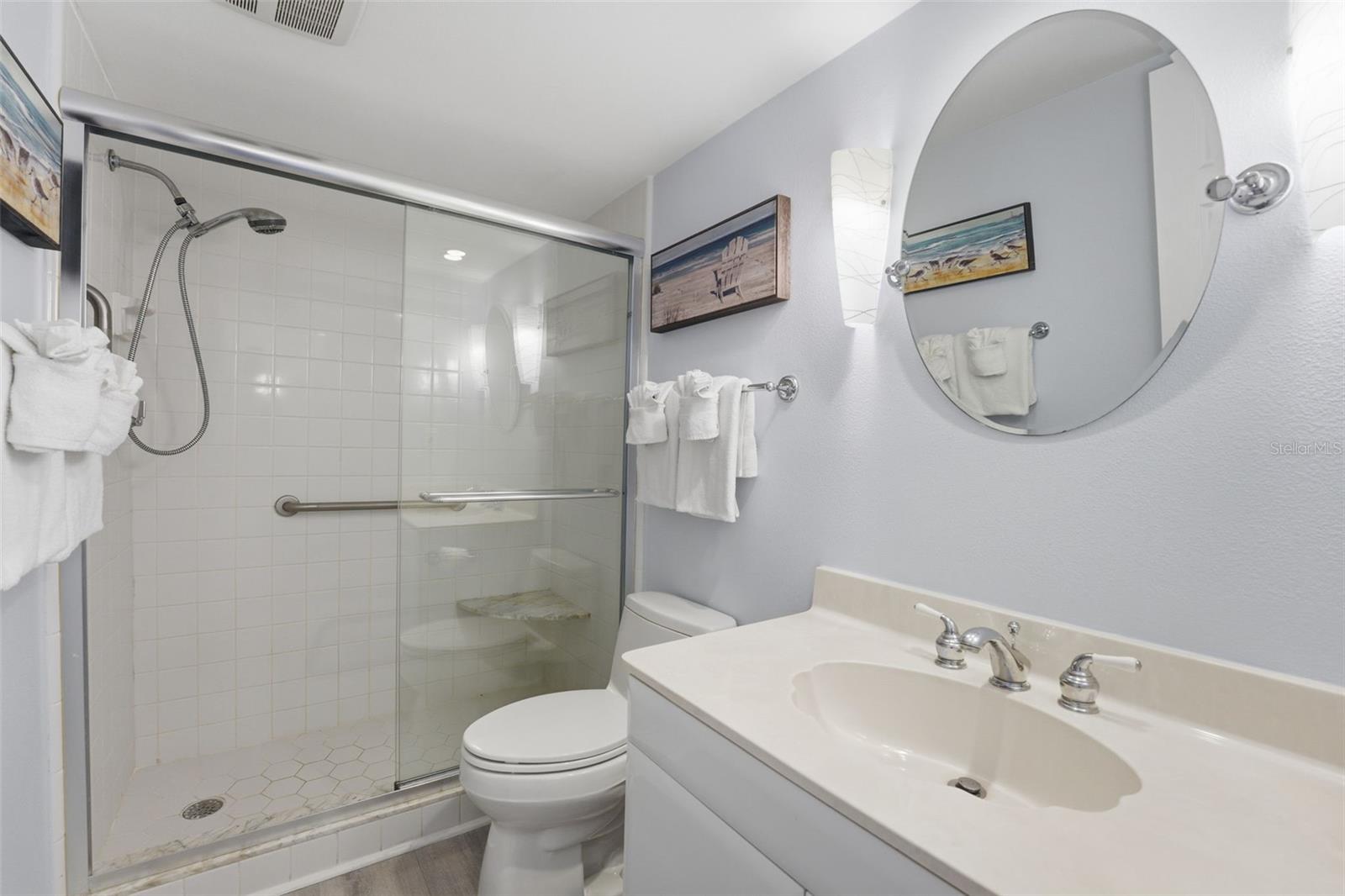 Image 27 of 62 For 6415 Midnight Pass Road 310