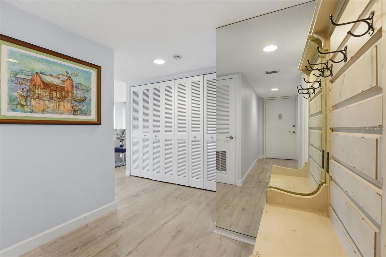 Image 29 of 62 For 6415 Midnight Pass Road 310