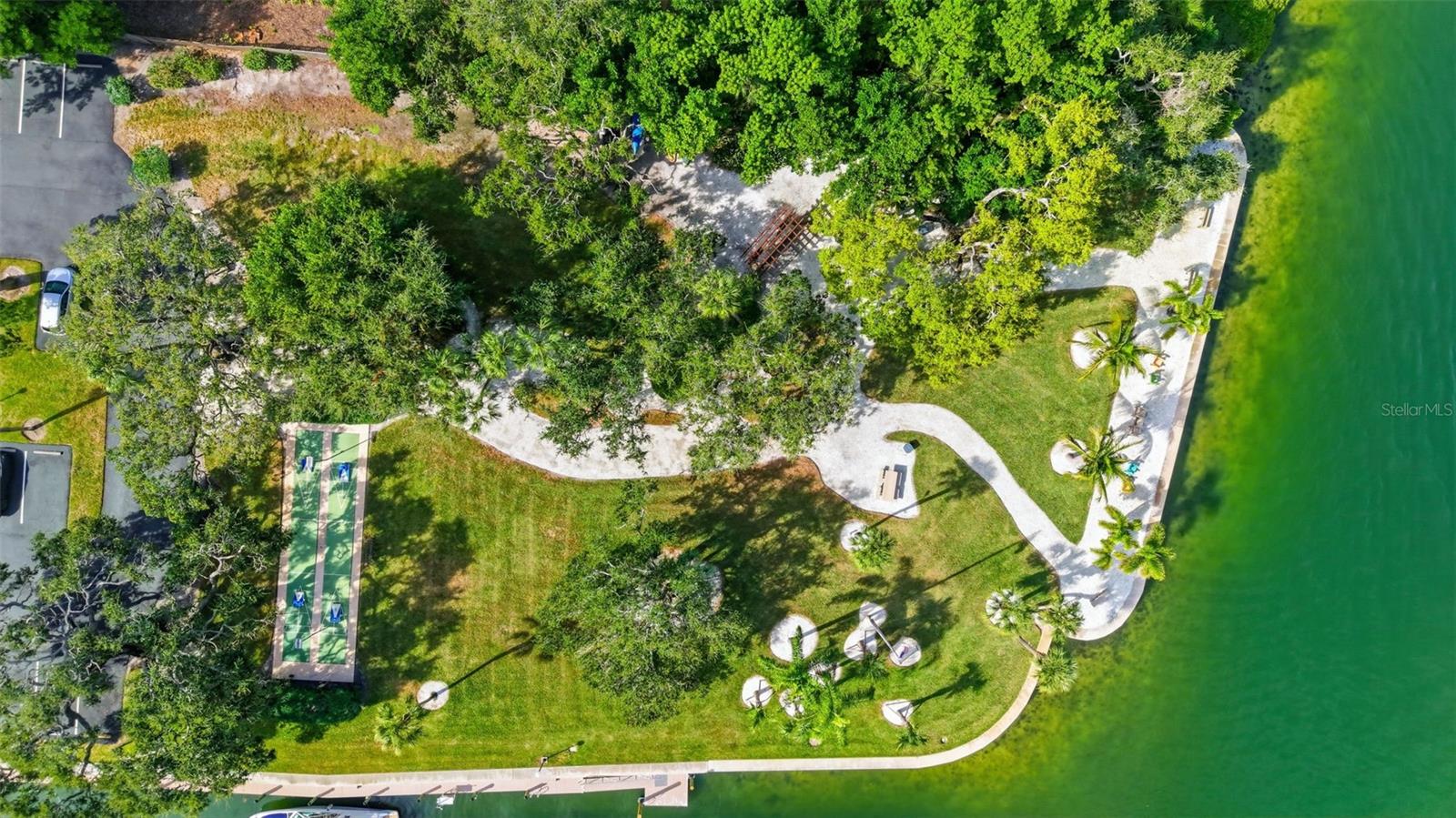 Image 39 of 62 For 6415 Midnight Pass Road 310