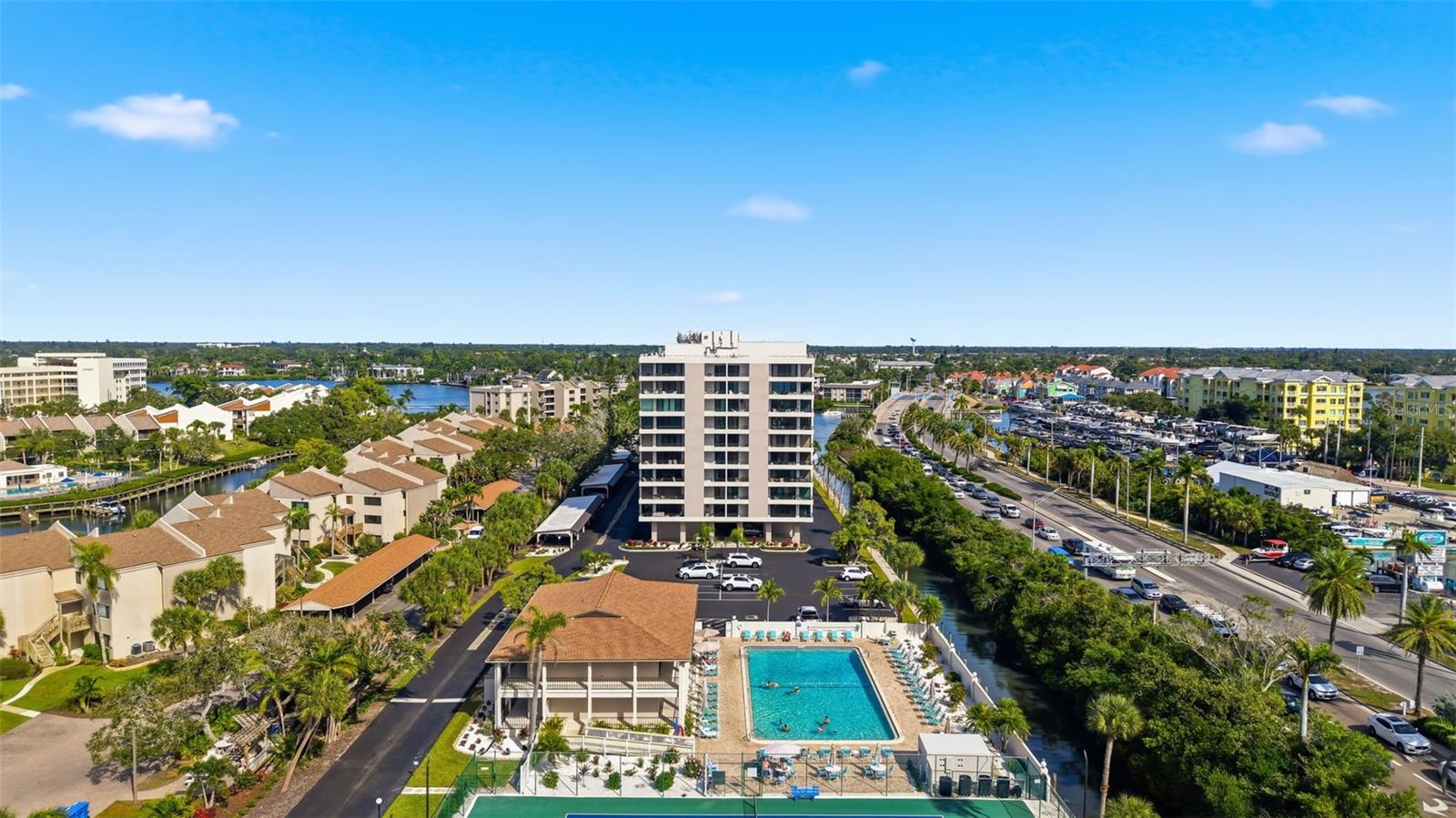 Image 44 of 62 For 6415 Midnight Pass Road 310