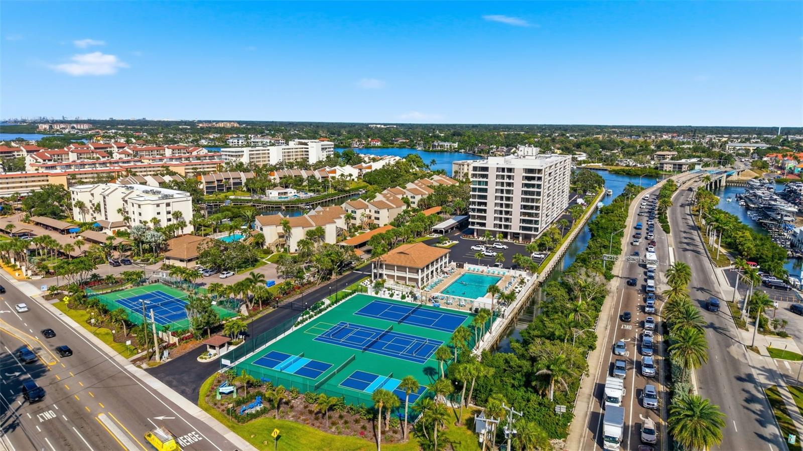 Image 45 of 62 For 6415 Midnight Pass Road 310