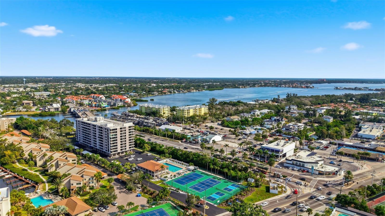 Image 48 of 62 For 6415 Midnight Pass Road 310