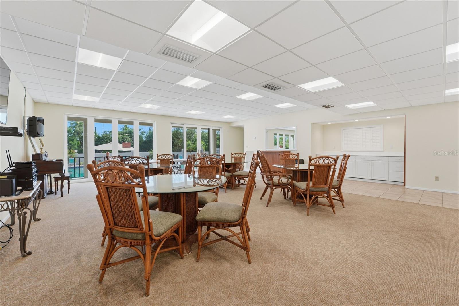 Image 55 of 62 For 6415 Midnight Pass Road 310