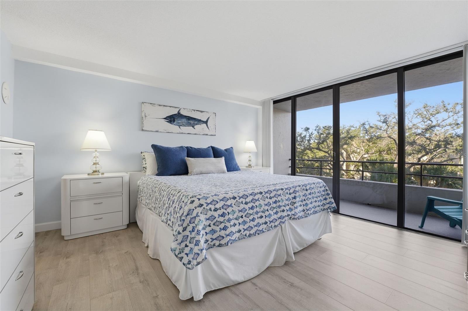 Image 9 of 62 For 6415 Midnight Pass Road 310