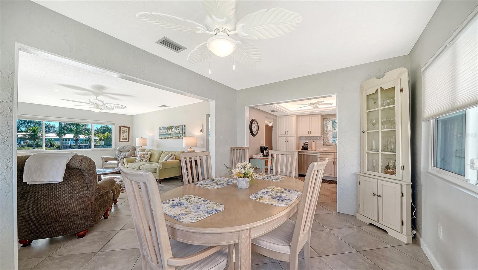 Image 12 of 77 For 2657 Riverbluff Parkway V122