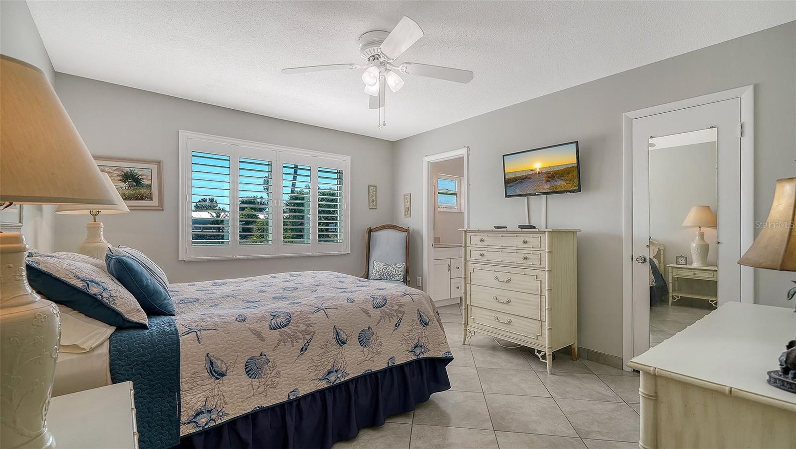 Image 16 of 77 For 2657 Riverbluff Parkway V122