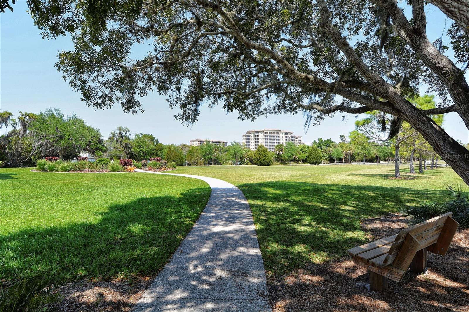 Image 44 of 77 For 2657 Riverbluff Parkway V122