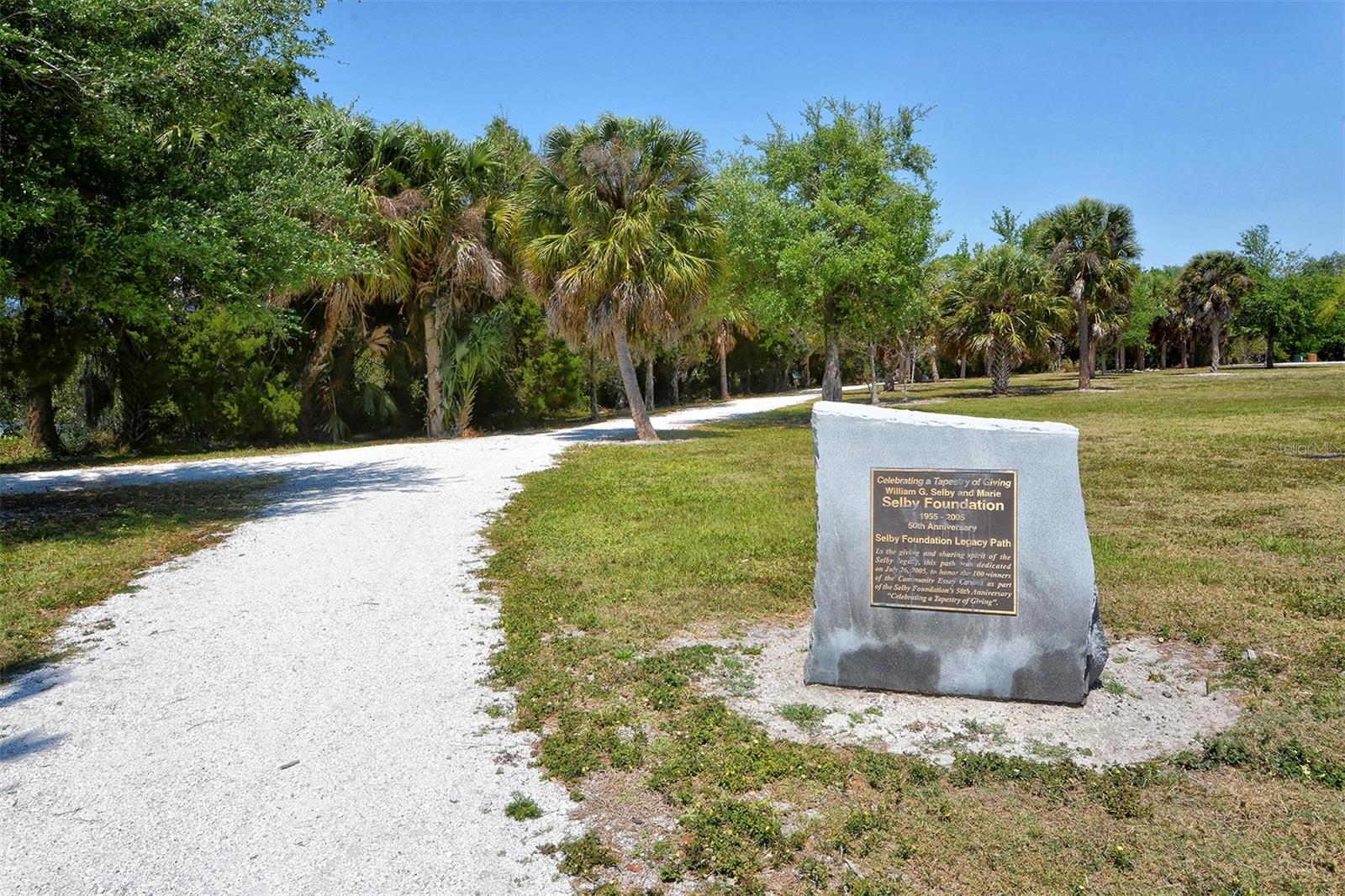 Image 46 of 77 For 2657 Riverbluff Parkway V122