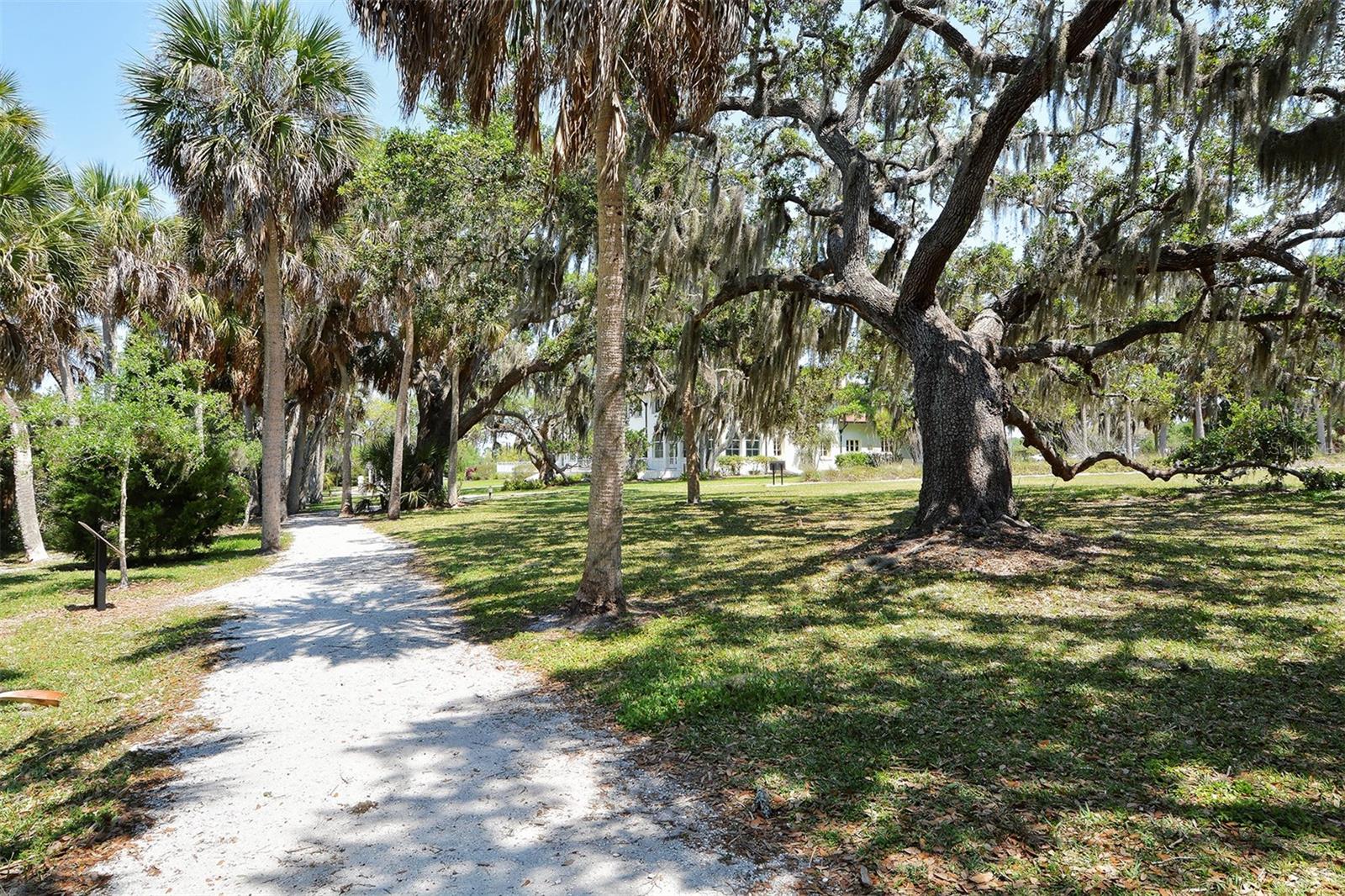 Image 50 of 77 For 2657 Riverbluff Parkway V122