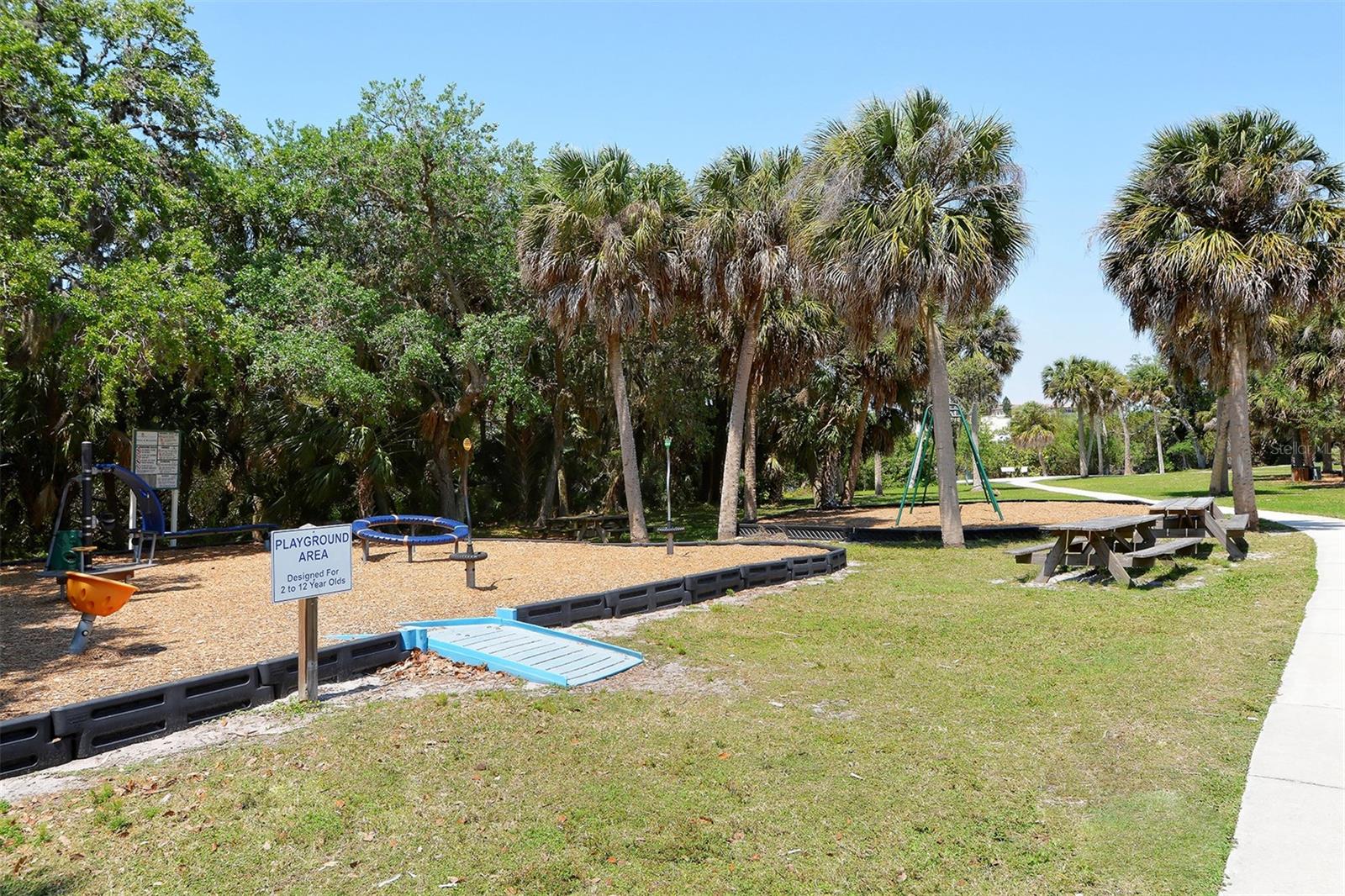 Image 53 of 77 For 2657 Riverbluff Parkway V122