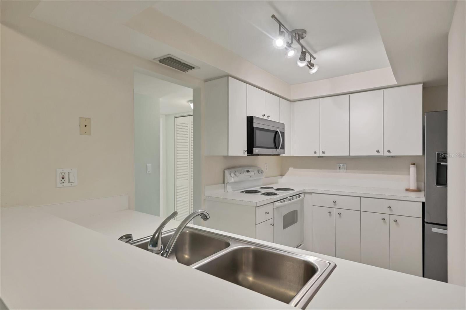 Image 10 of 50 For 2121 Wood Street C110