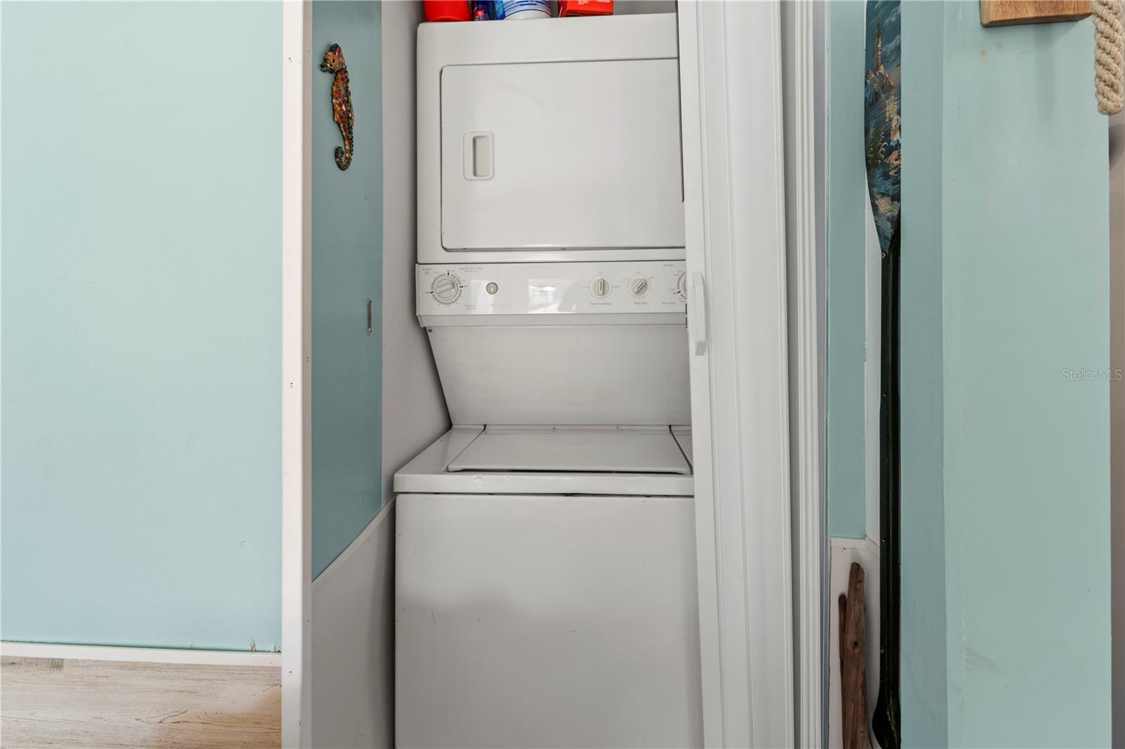 Image 25 of 32 For 12507 Cortez Road W 58