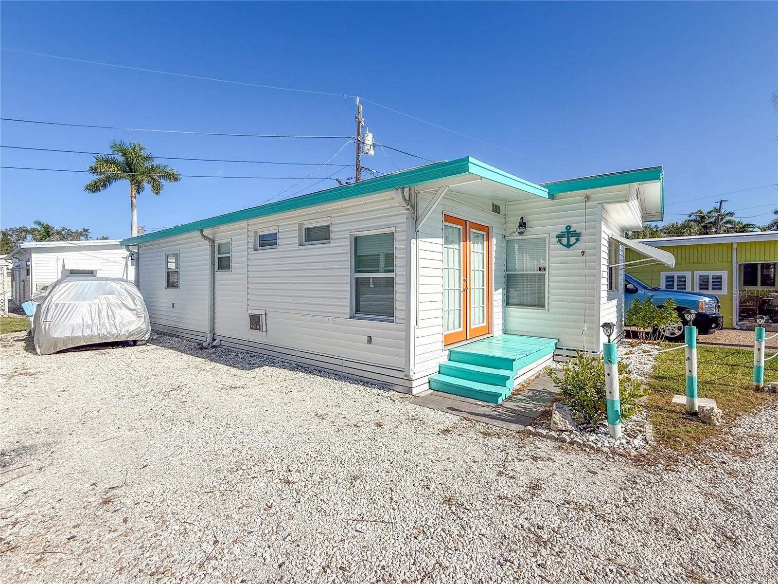 Image 4 of 32 For 12507 Cortez Road W 58