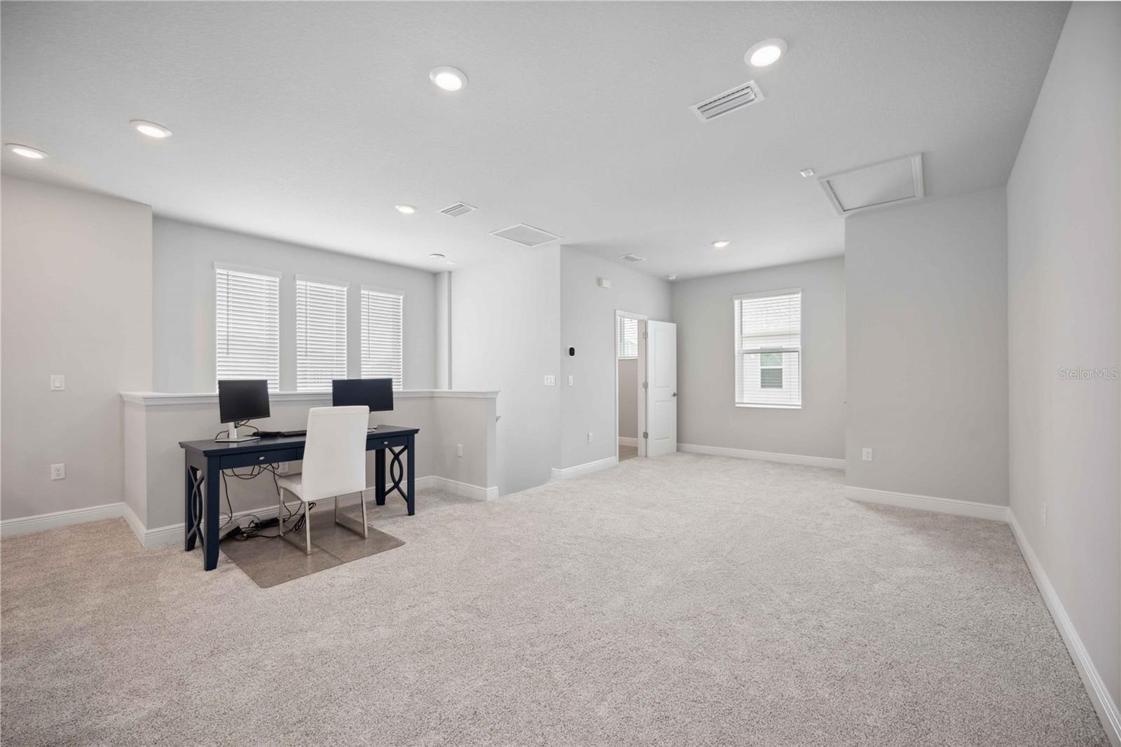 Image 36 of 56 For 2344 Lindstrom Street