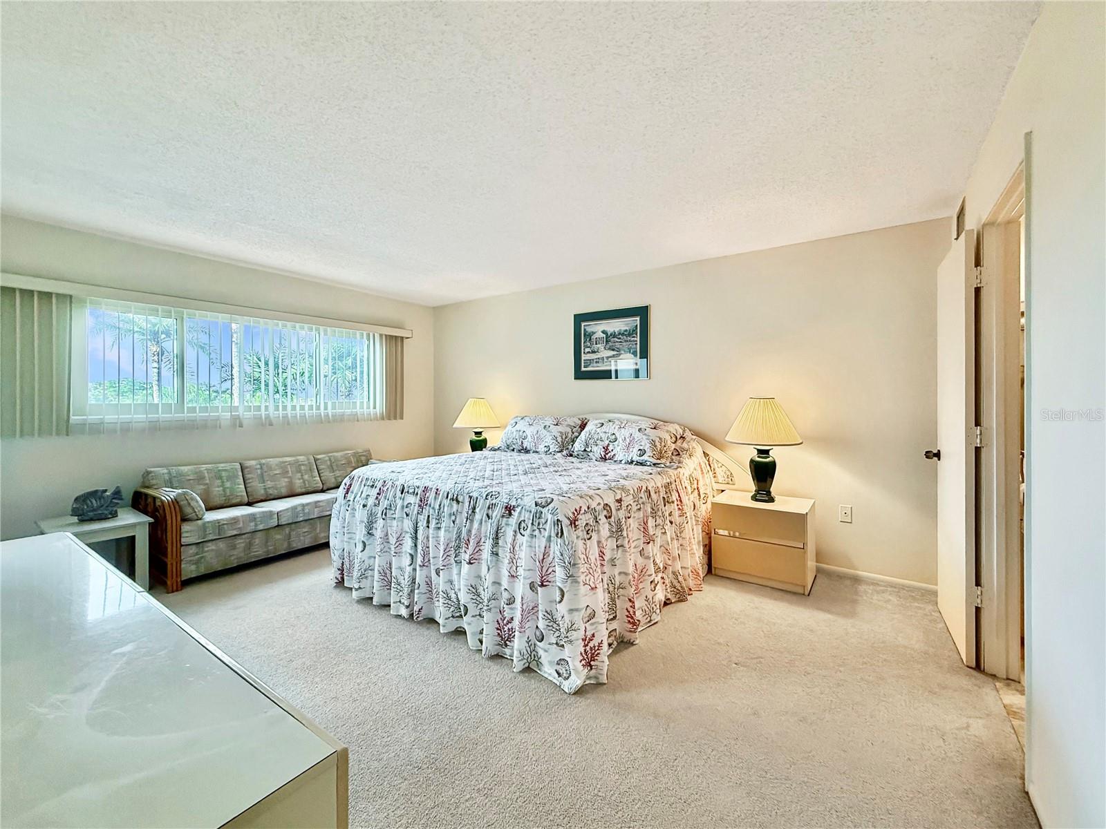 Image 19 of 37 For 9604 Cortez Road W 421