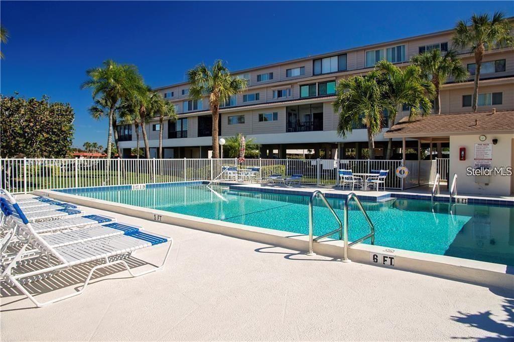 Image 31 of 37 For 9604 Cortez Road W 421