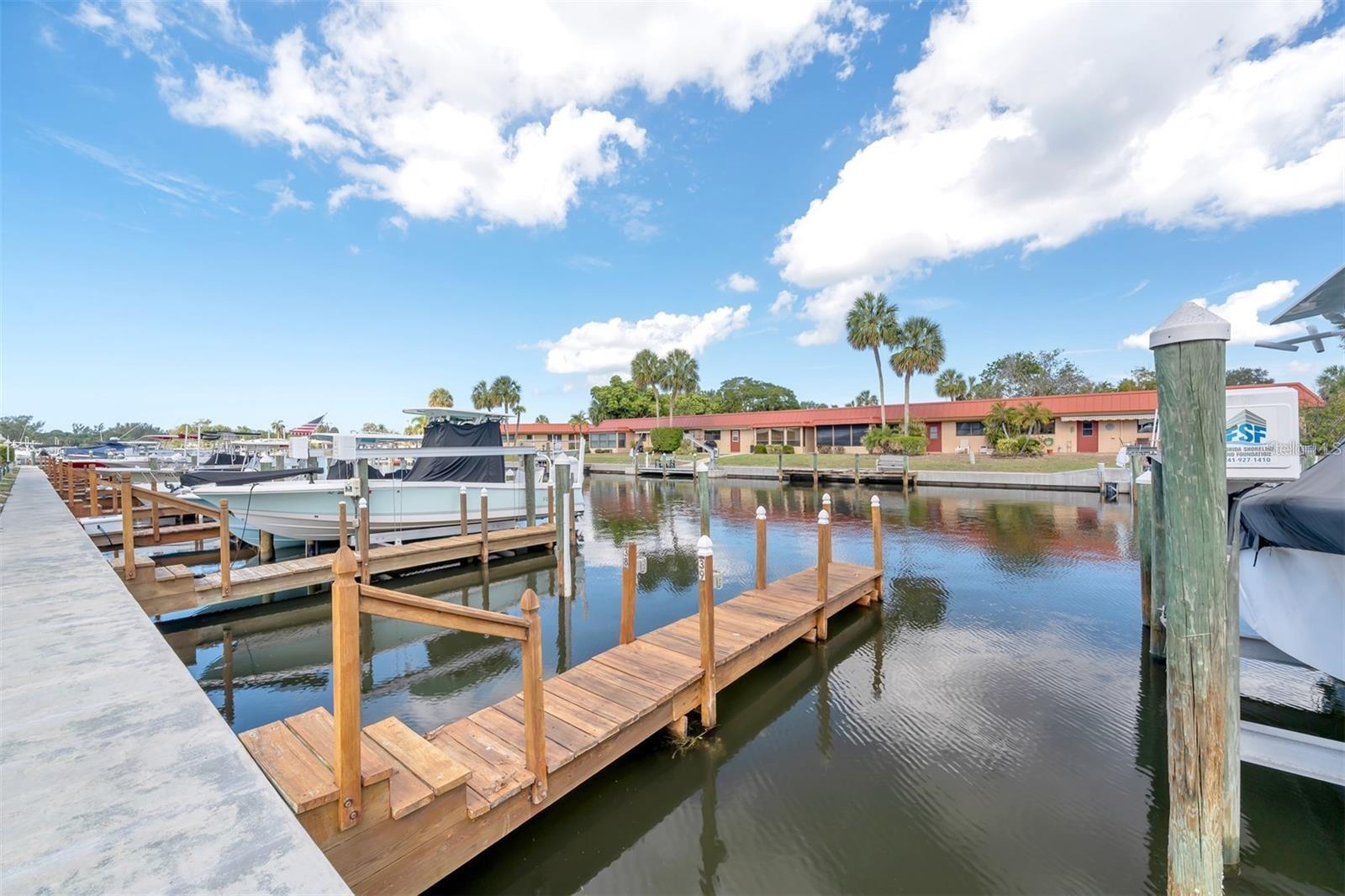 Image 4 of 37 For 9604 Cortez Road W 421