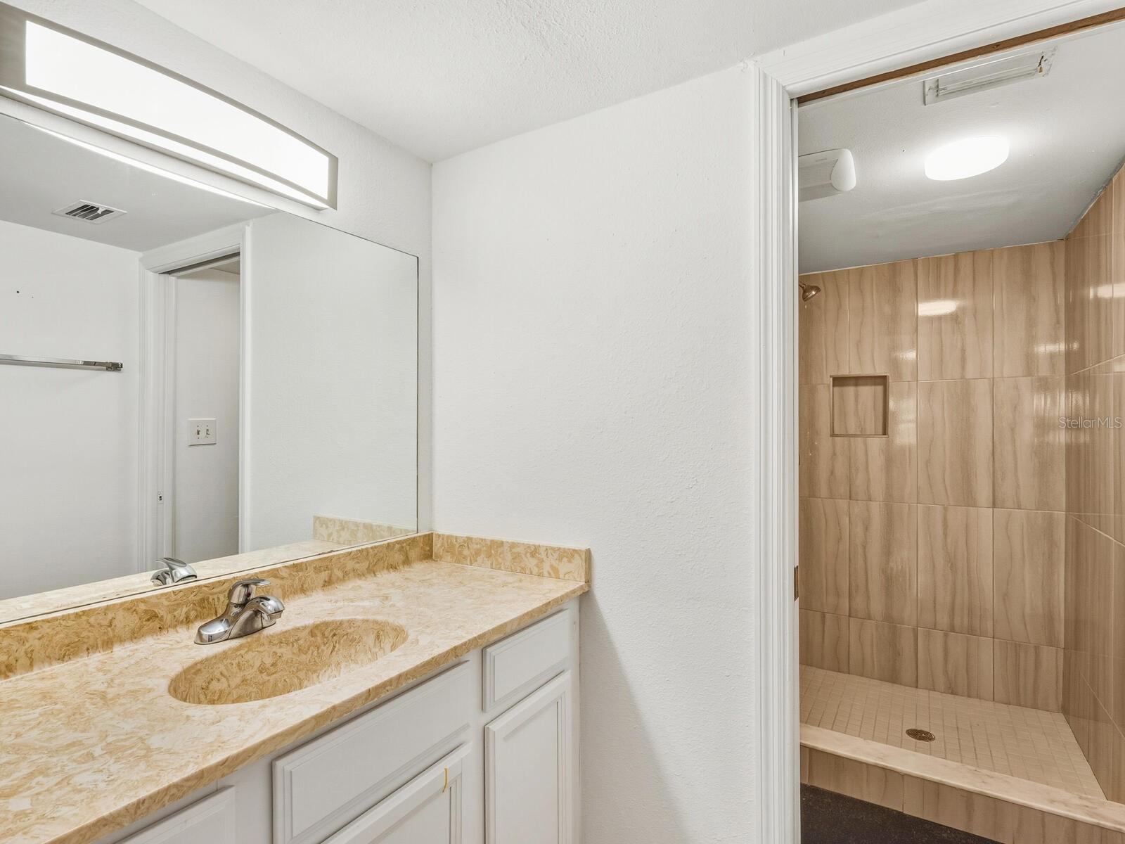 Image 17 of 38 For 2714 Orchid Oaks Drive 101