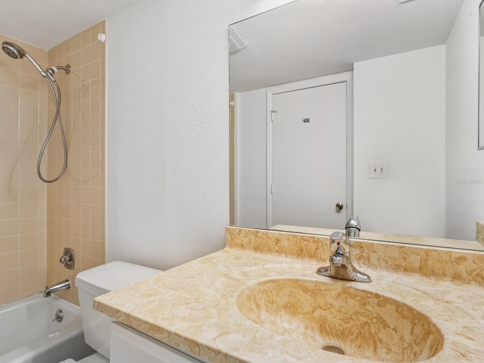 Image 20 of 38 For 2714 Orchid Oaks Drive 101