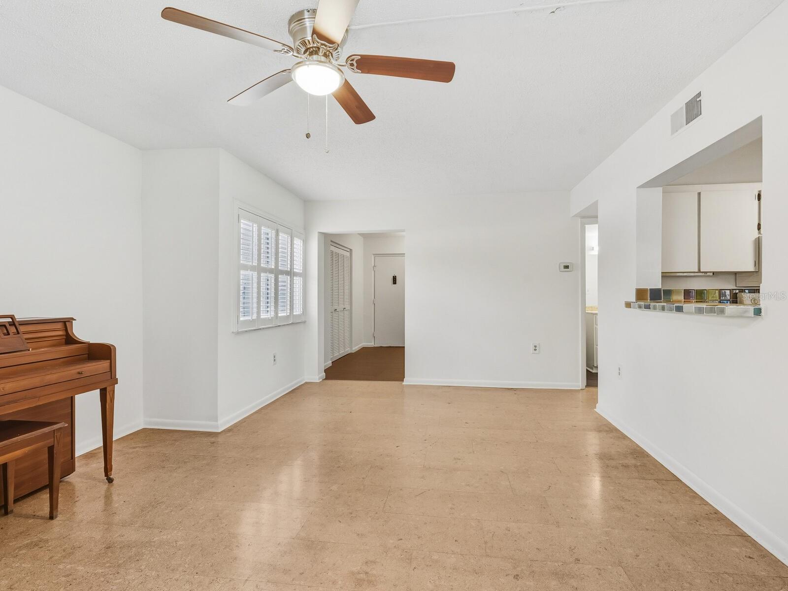 Image 5 of 38 For 2714 Orchid Oaks Drive 101