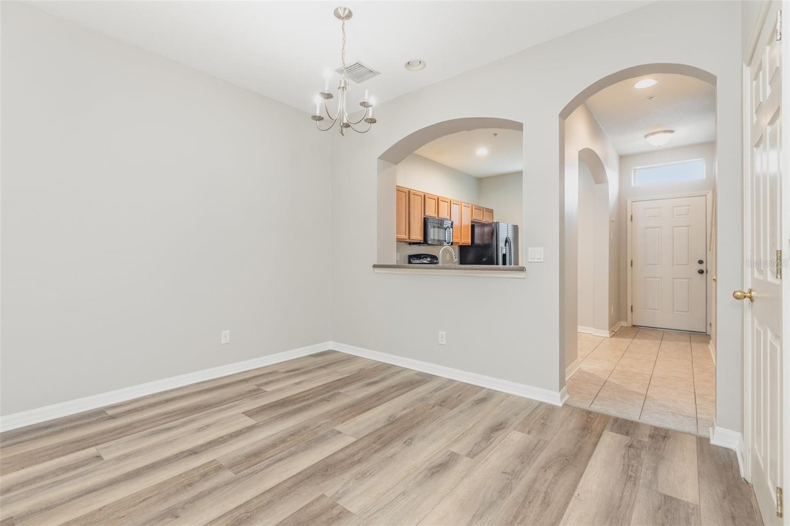 Image 11 of 33 For 1125 Grantham Drive