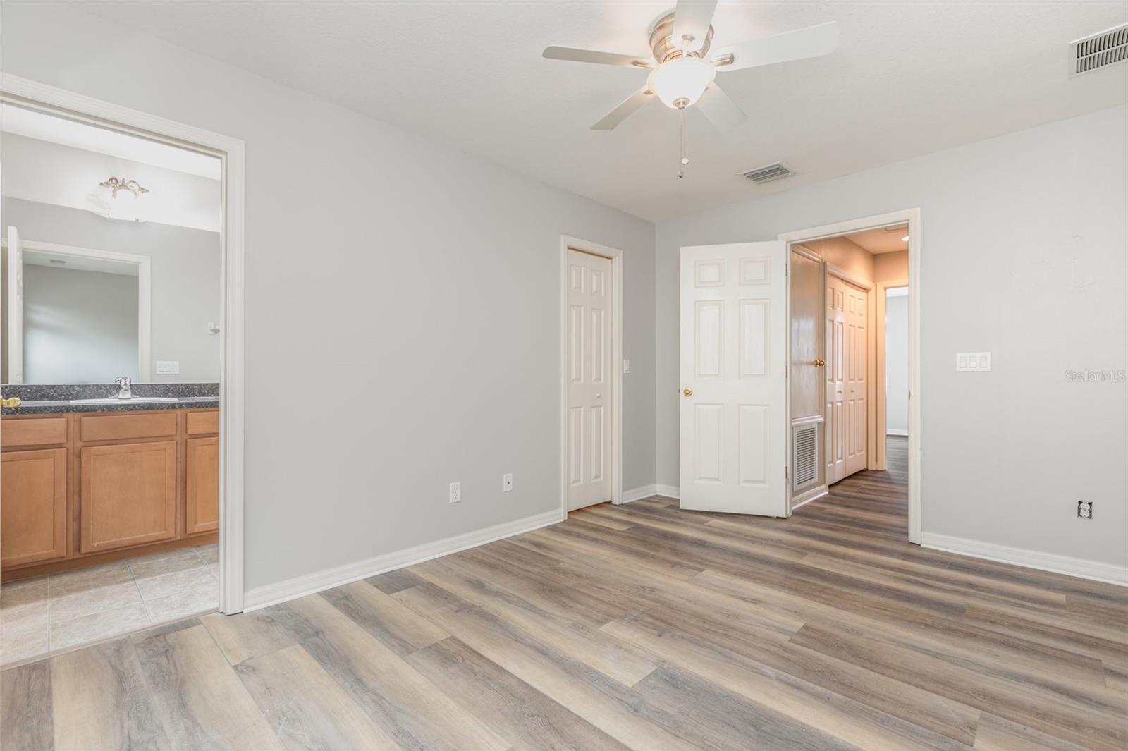 Image 19 of 33 For 1125 Grantham Drive