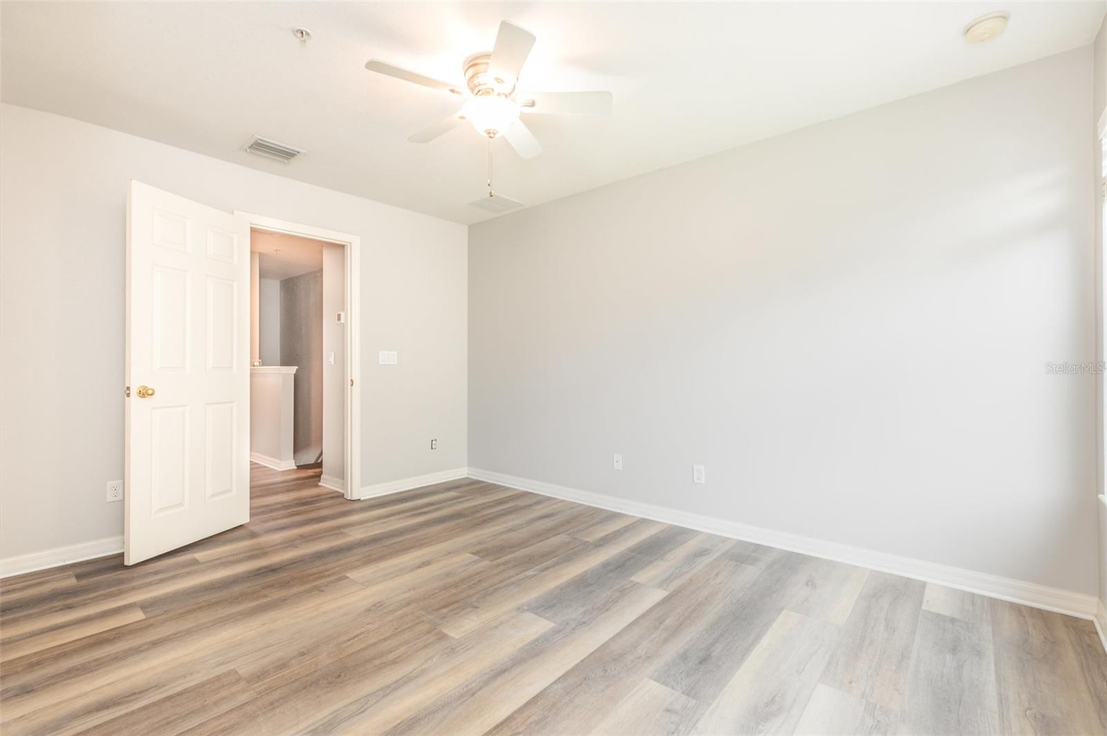 Image 20 of 33 For 1125 Grantham Drive