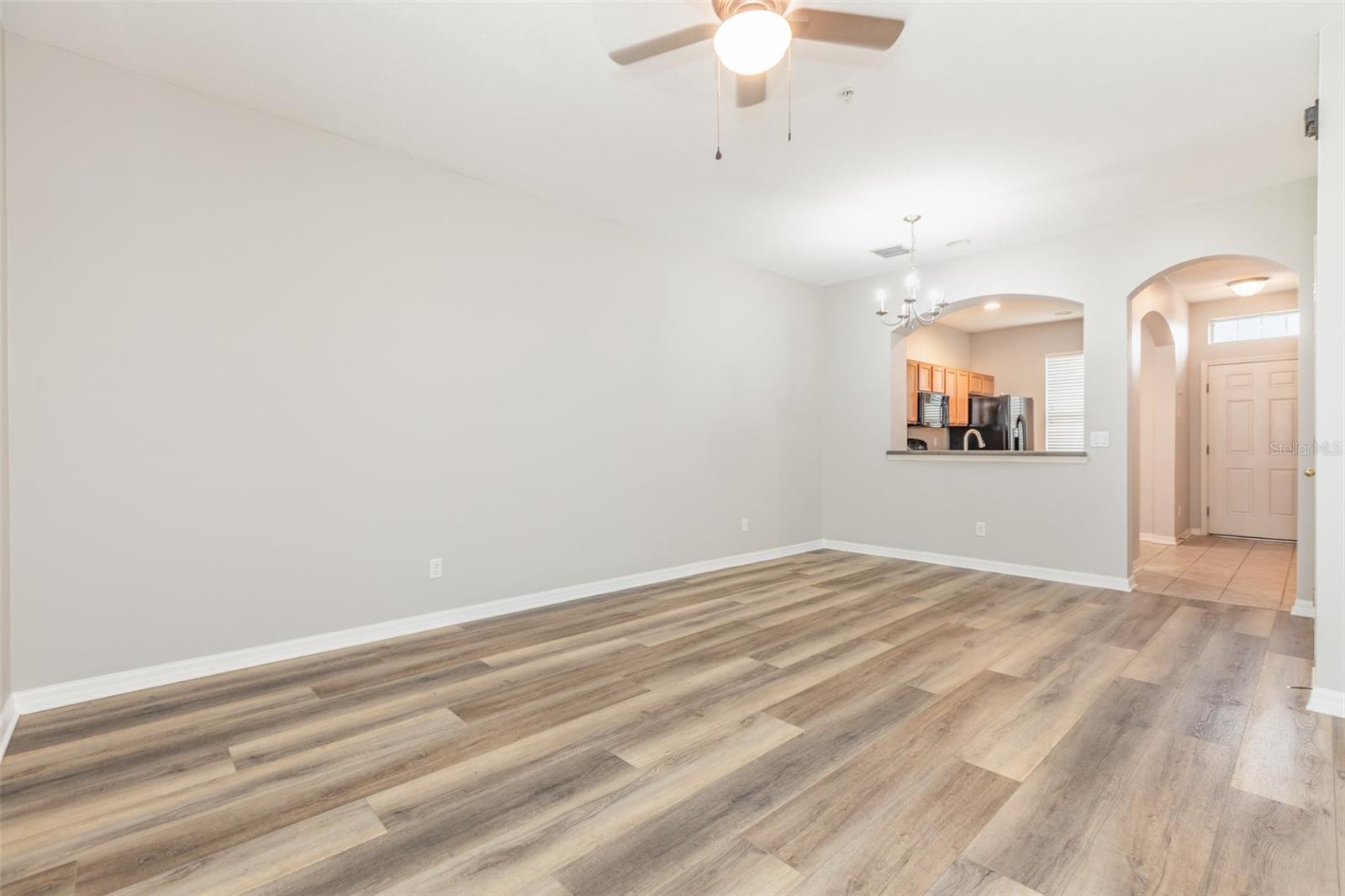 Image 4 of 33 For 1125 Grantham Drive