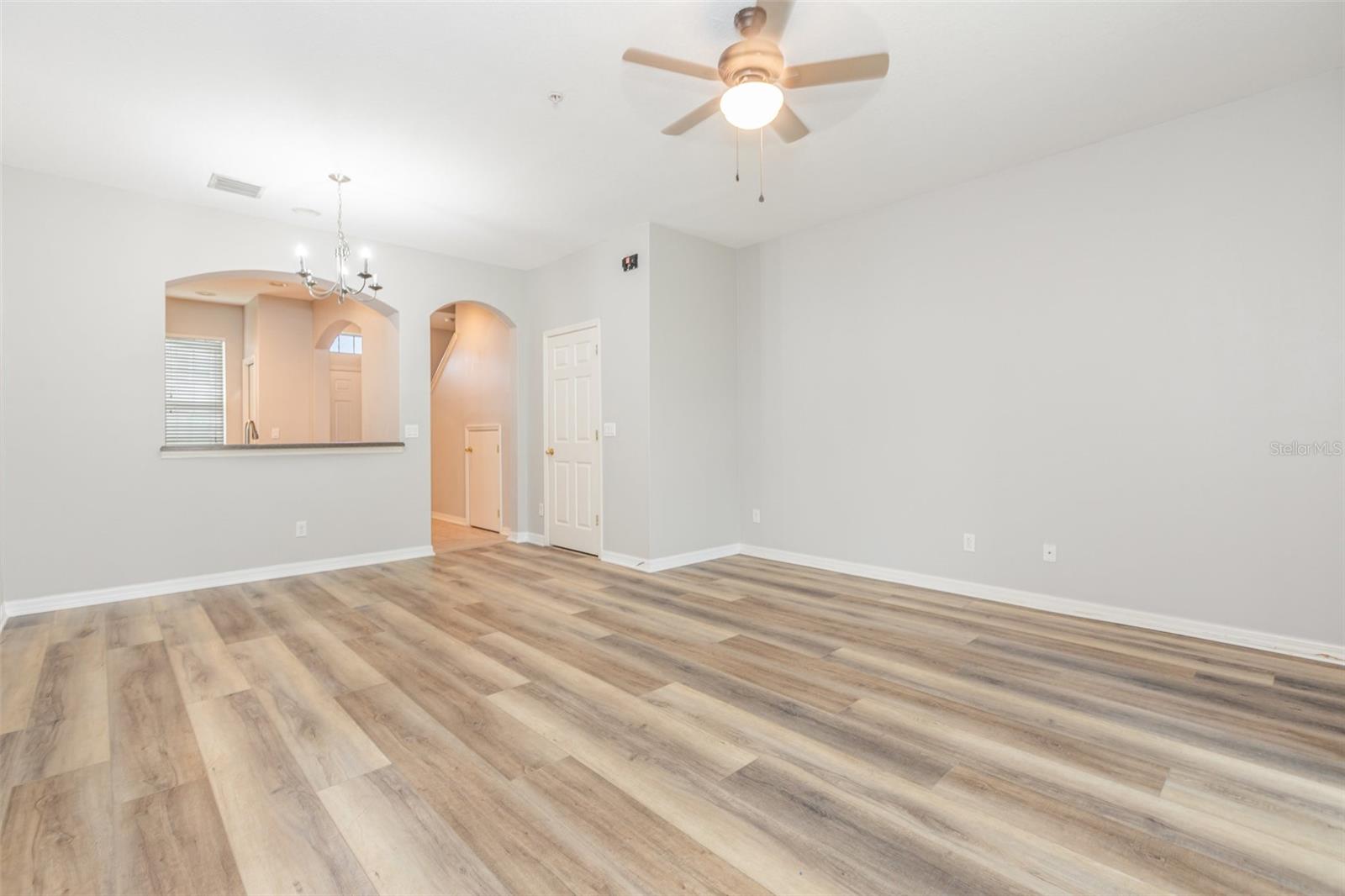 Image 5 of 33 For 1125 Grantham Drive