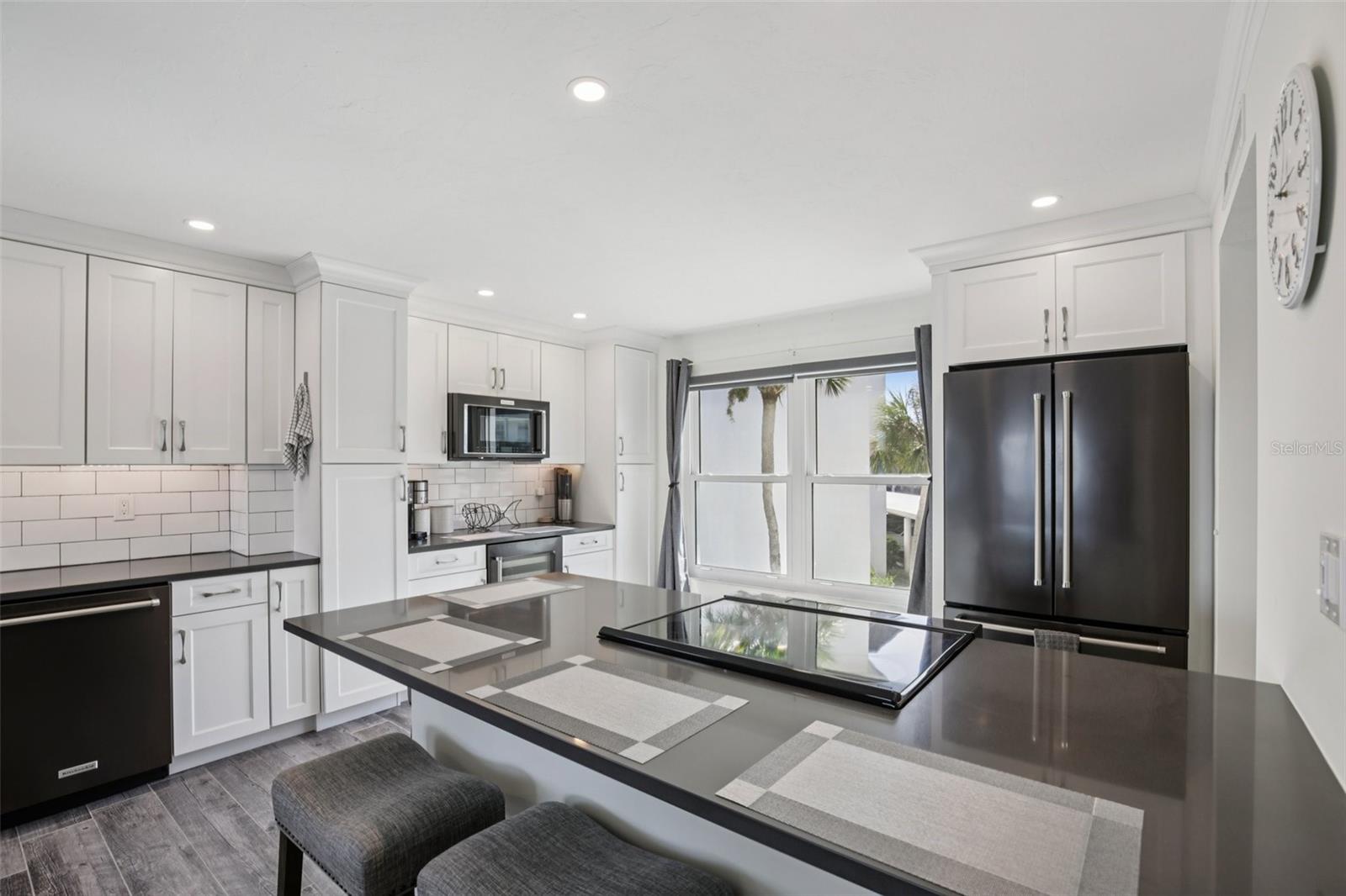 Image 11 of 36 For 4440 Exeter Drive 206